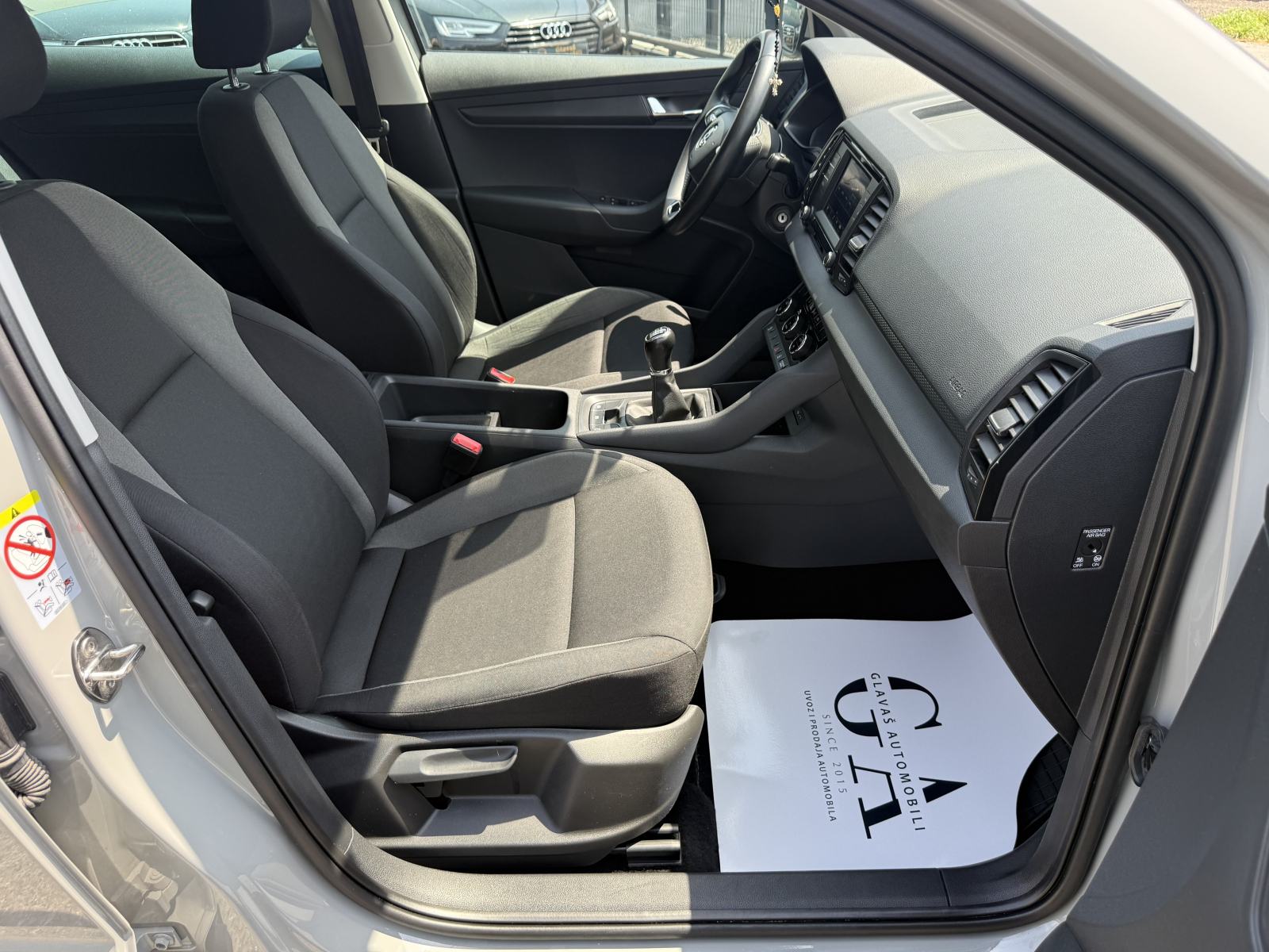 Škoda Karoq 2,0 TDI HR AUTO,NOVE GUME,REG.GOD.DANA,JAMSTVO!!!, fotografija 17