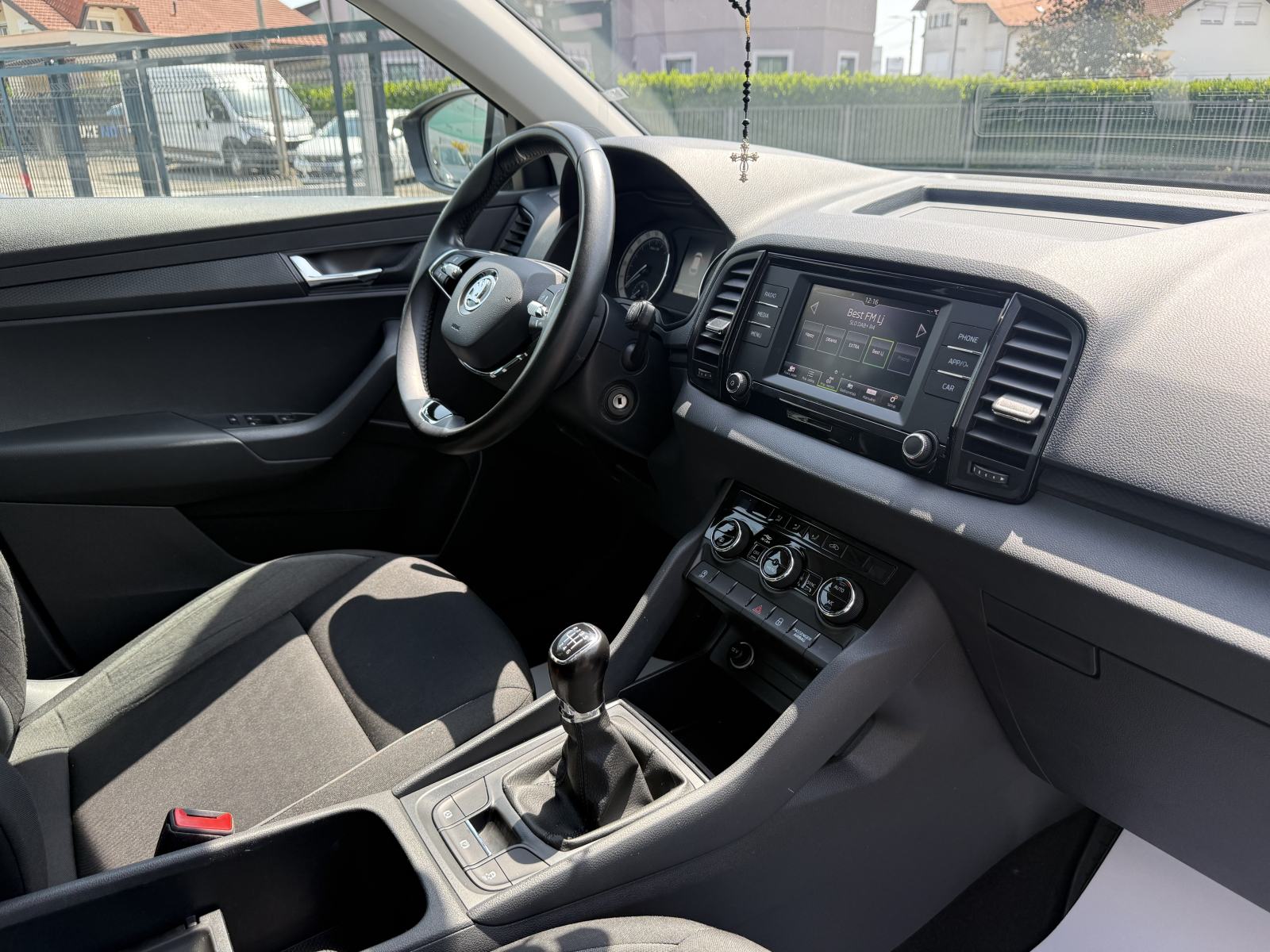 Škoda Karoq 2,0 TDI HR AUTO,NOVE GUME,REG.GOD.DANA,JAMSTVO!!!, fotografija 18