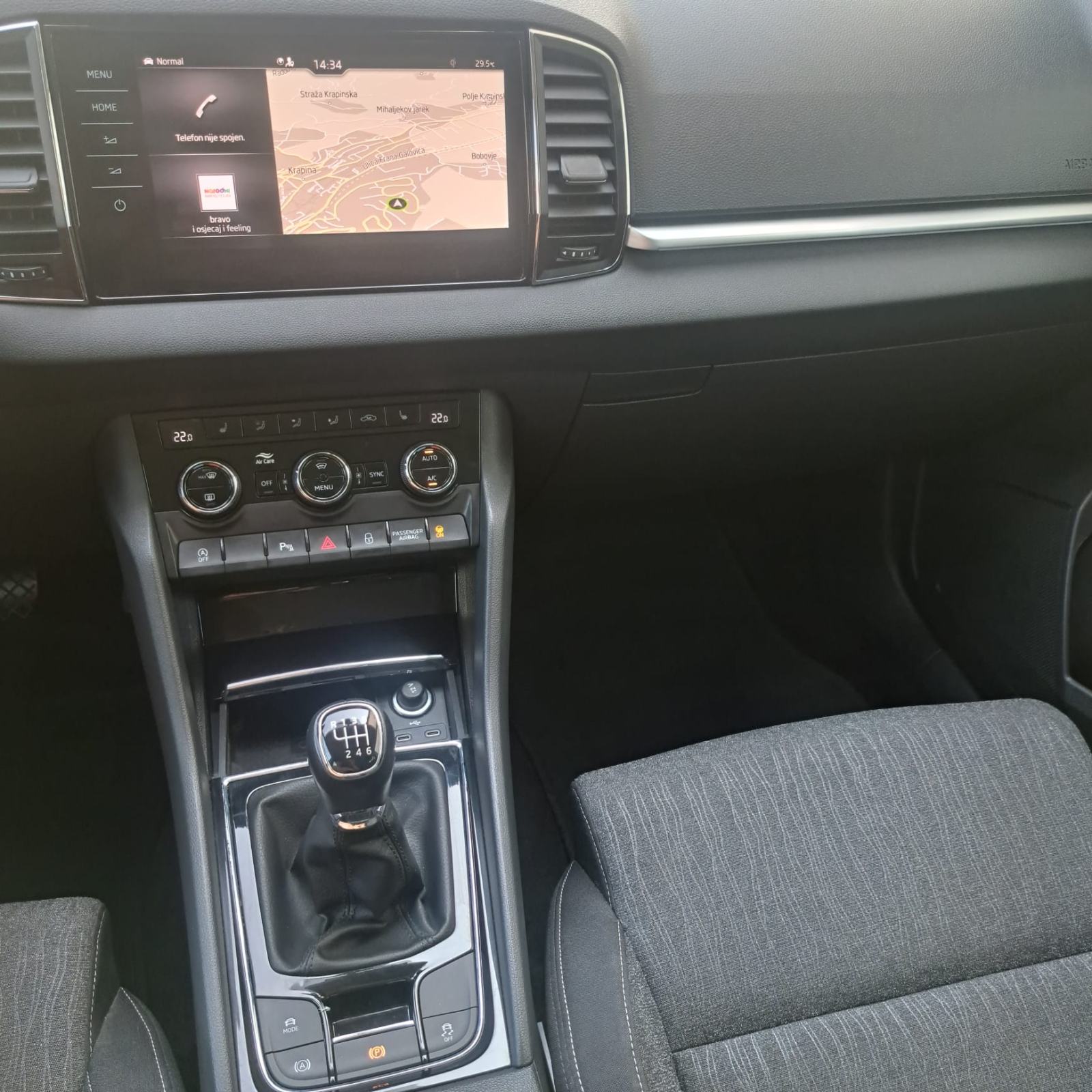 Škoda Karoq 2,0 TDI, LED, virtual, grijanje svih sjedala, kao novi, fotografija 12