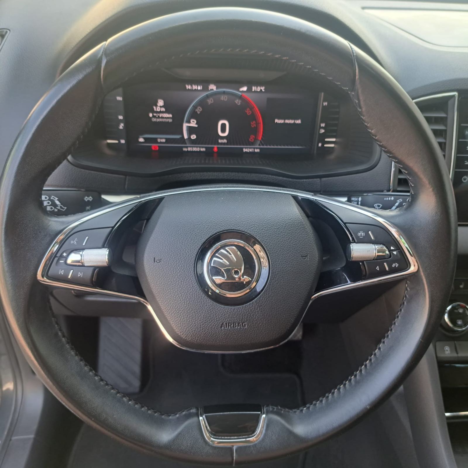 Škoda Karoq 2,0 TDI, LED, virtual, grijanje svih sjedala, kao novi, fotografija 11