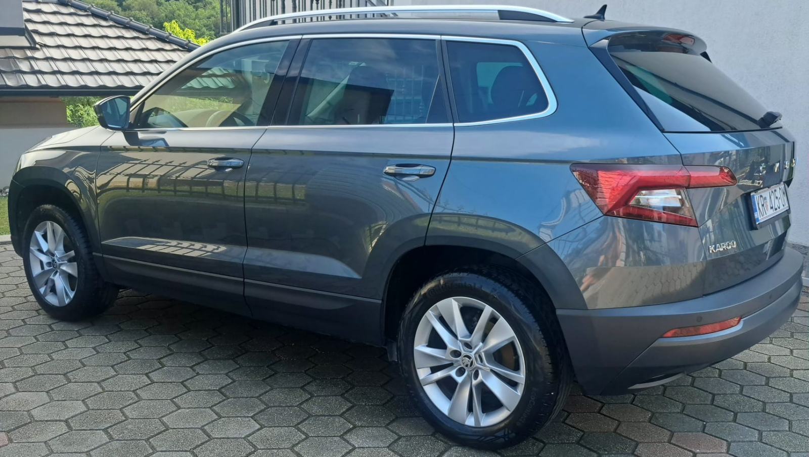 Škoda Karoq 2,0 TDI, LED, virtual, grijanje svih sjedala, kao novi, fotografija 2