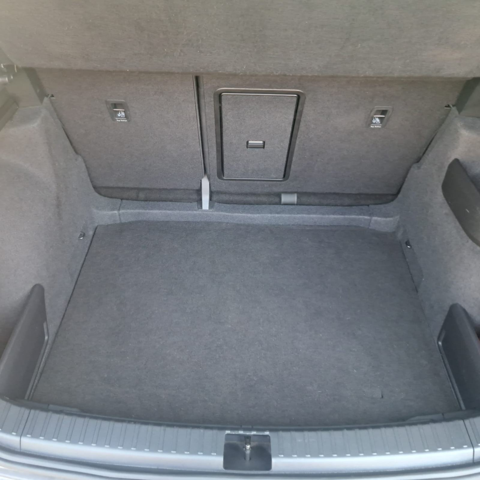 Škoda Karoq 2,0 TDI, LED, virtual, grijanje svih sjedala, kao novi, fotografija 20