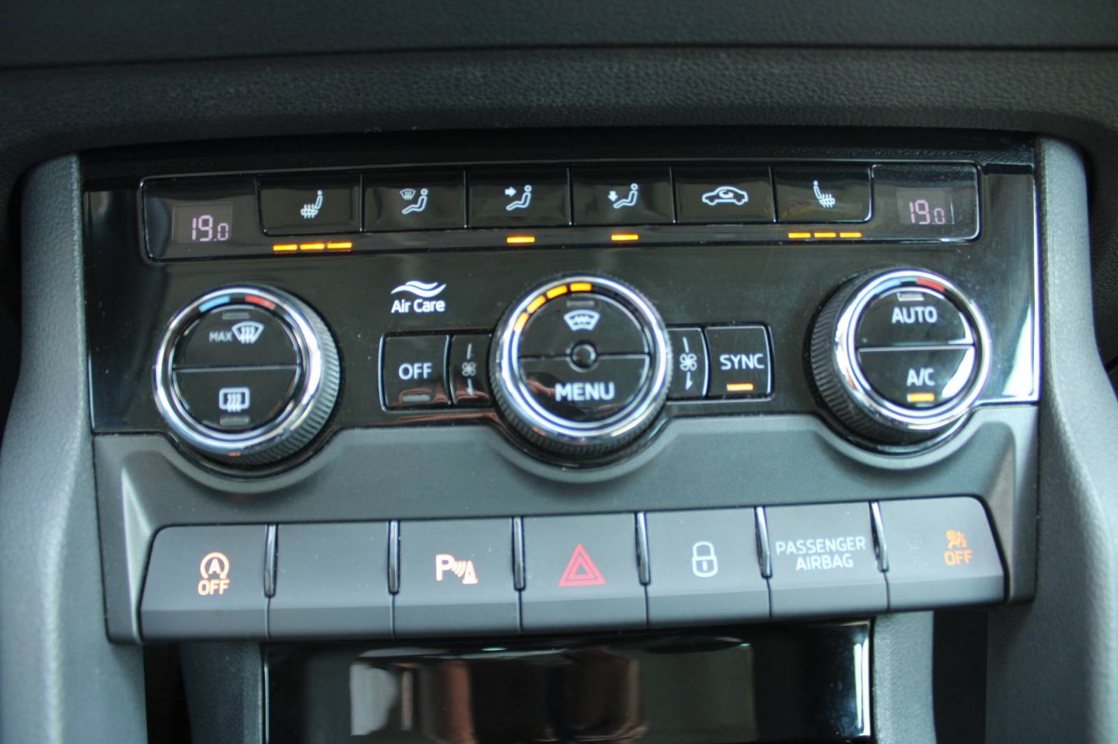 Škoda Karoq 2.0 TDi *LED, VIRTUAL*, fotografija 19