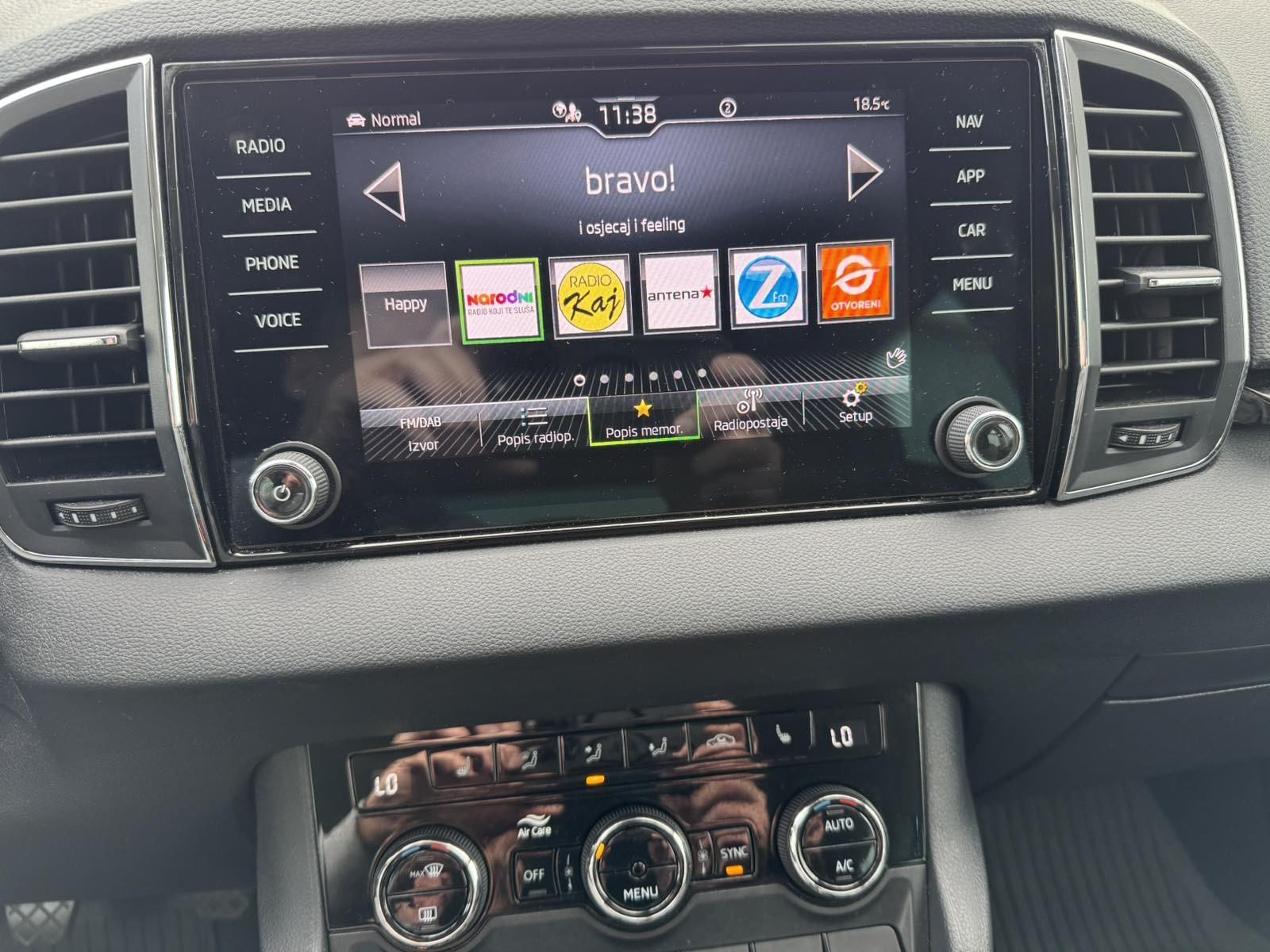 Škoda Karoq 2.0 TDI Selection, fotografija 14