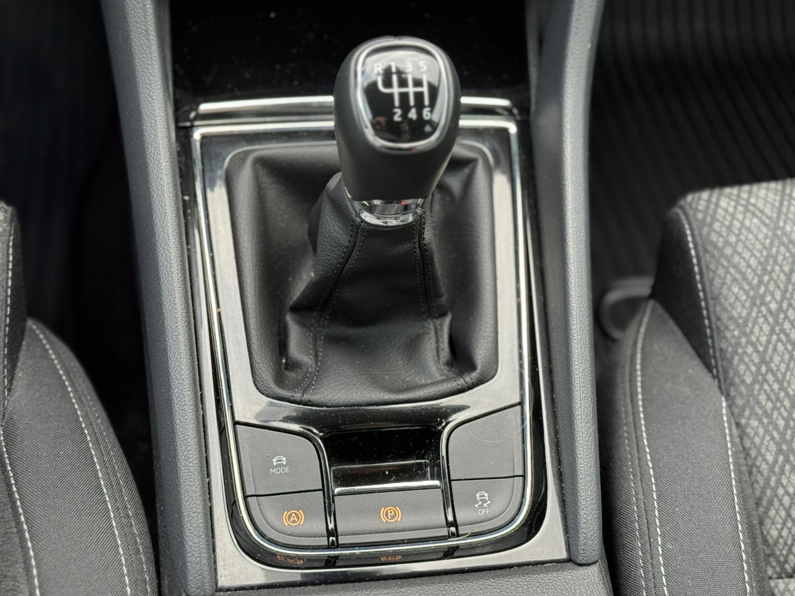Škoda Karoq 2.0 TDI Selection, fotografija 18