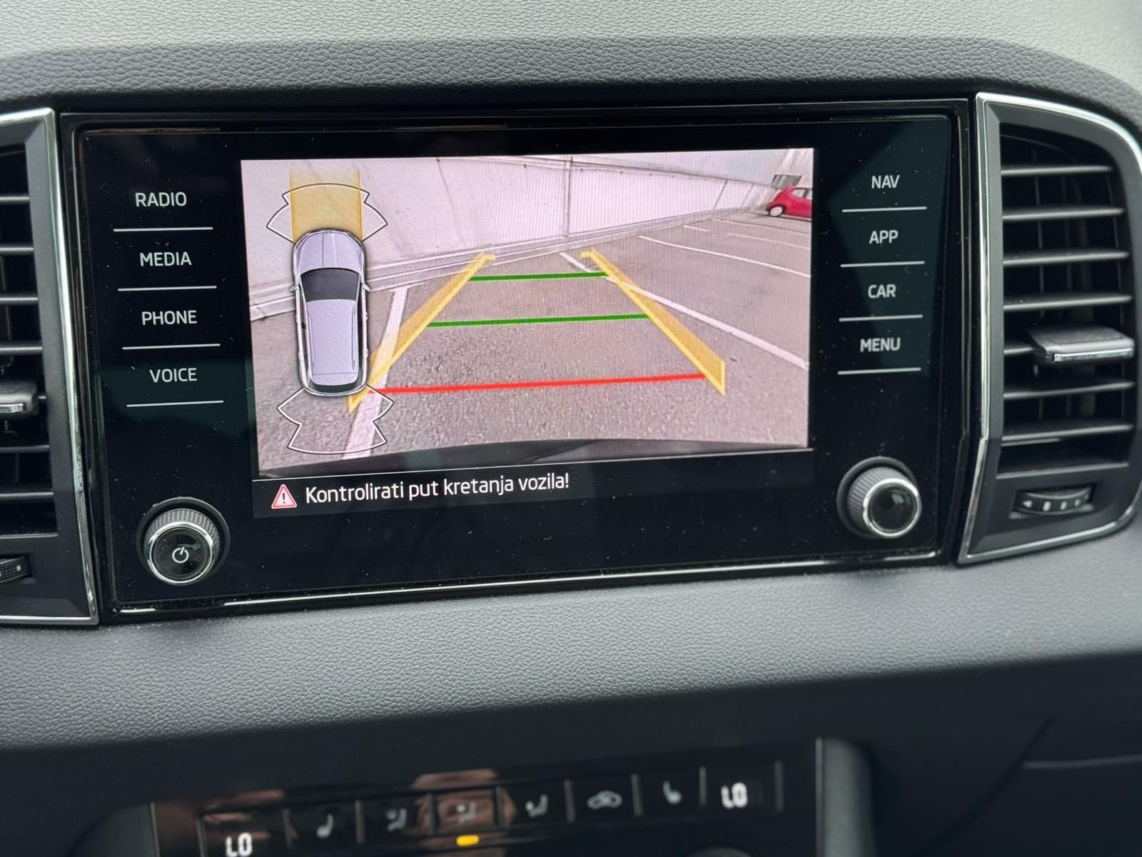 Škoda Karoq 2.0 TDI Selection, fotografija 15