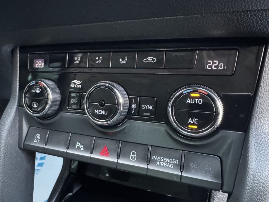Škoda Karoq 2,0 TDI ⭐ Kamera, Full LED, Navi ⭐ Veliki servis, fotografija 20