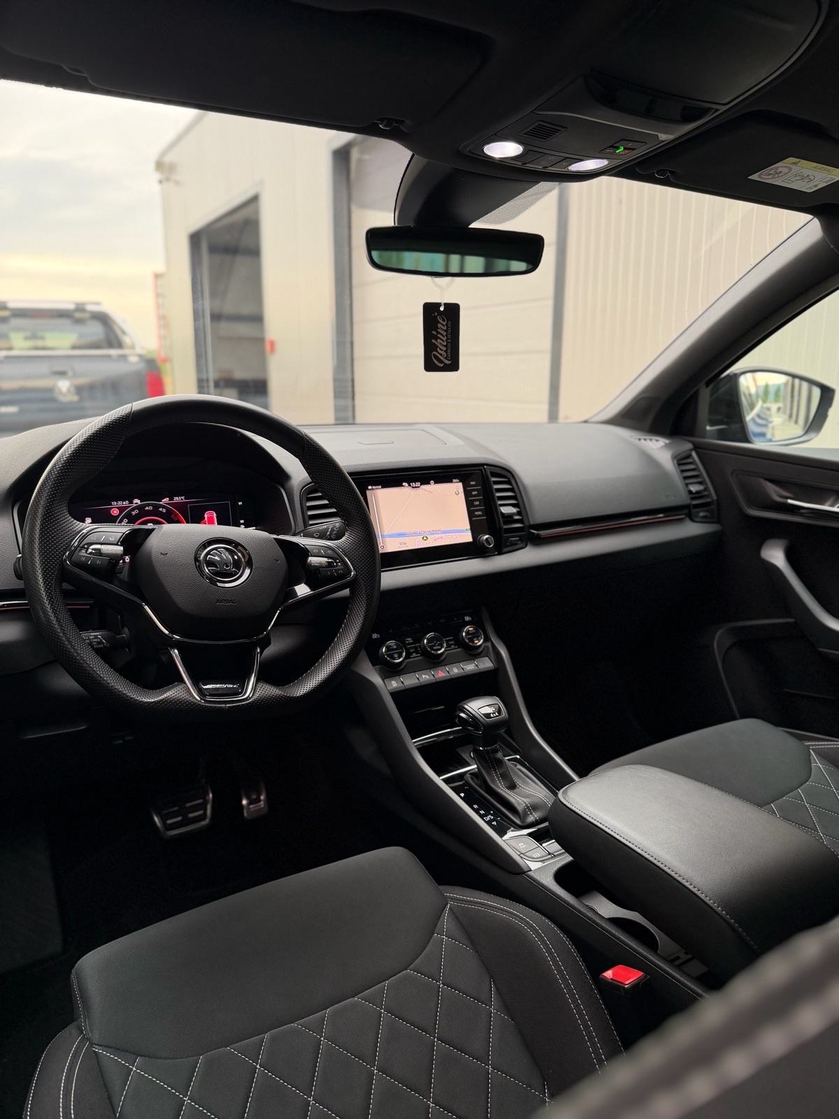 ŠKODA KAROQ 2.0TDI | DSG | SPORTLINE | 140KW | 12 MJ JAMSTVO, fotografija 9