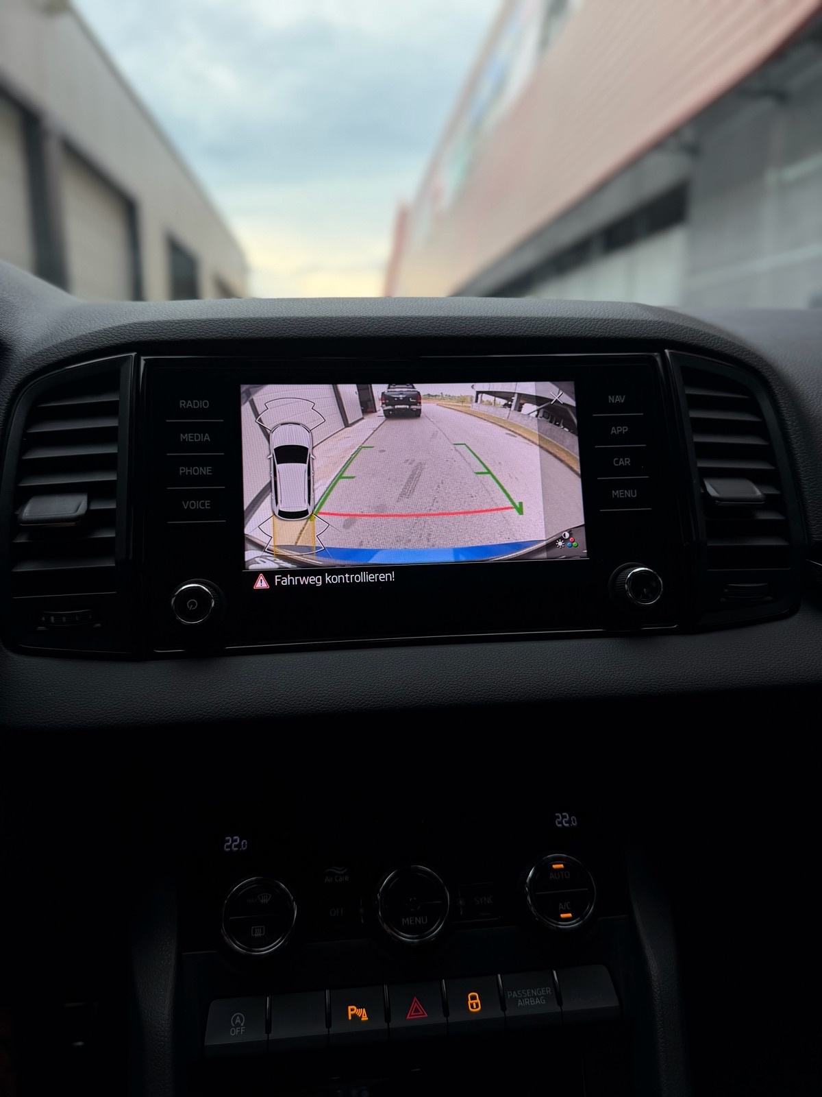 ŠKODA KAROQ 2.0TDI | DSG | SPORTLINE | 140KW | 12 MJ JAMSTVO, fotografija 20