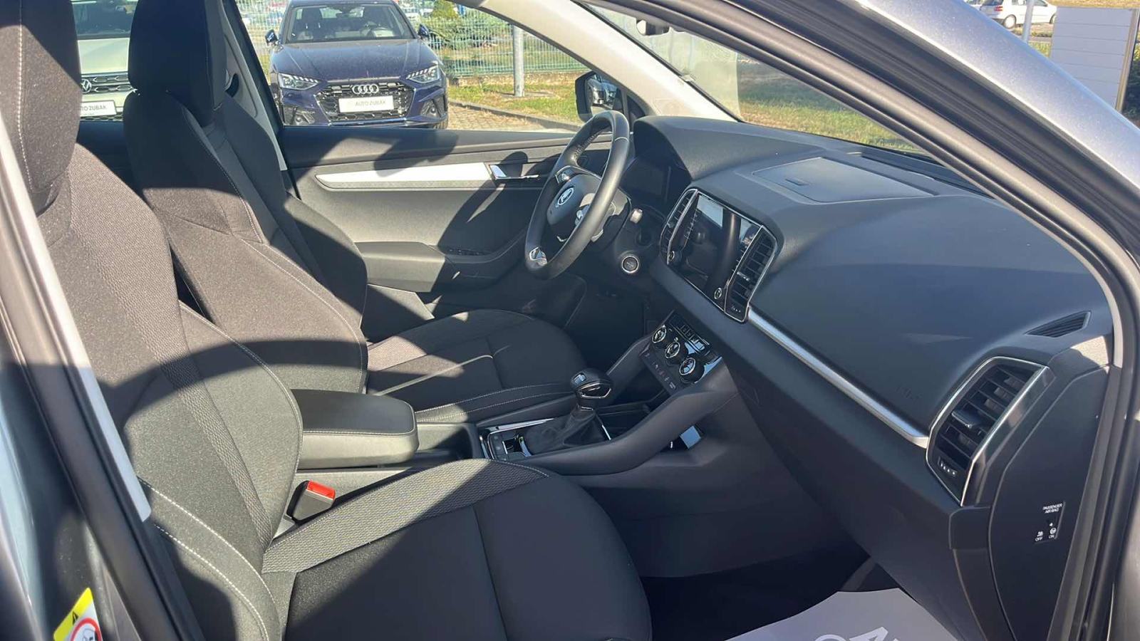SKODA KAROQ 2023 • PREMIUM jamstvo • AutoZubak Rabljena, fotografija 9