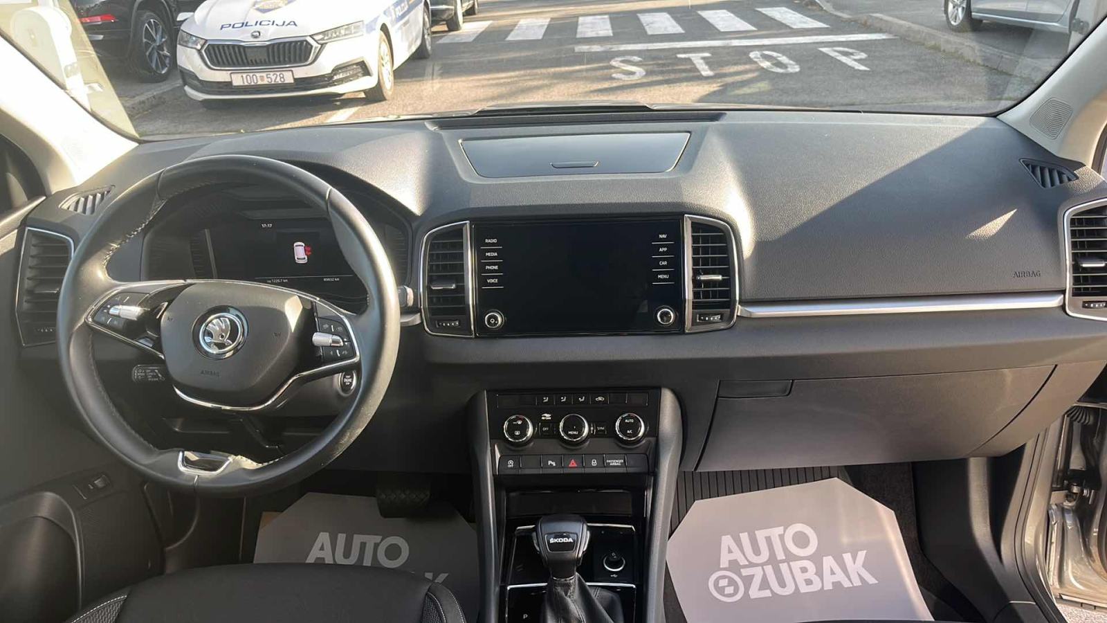 SKODA KAROQ 2023 • PREMIUM jamstvo • AutoZubak Rabljena, fotografija 11