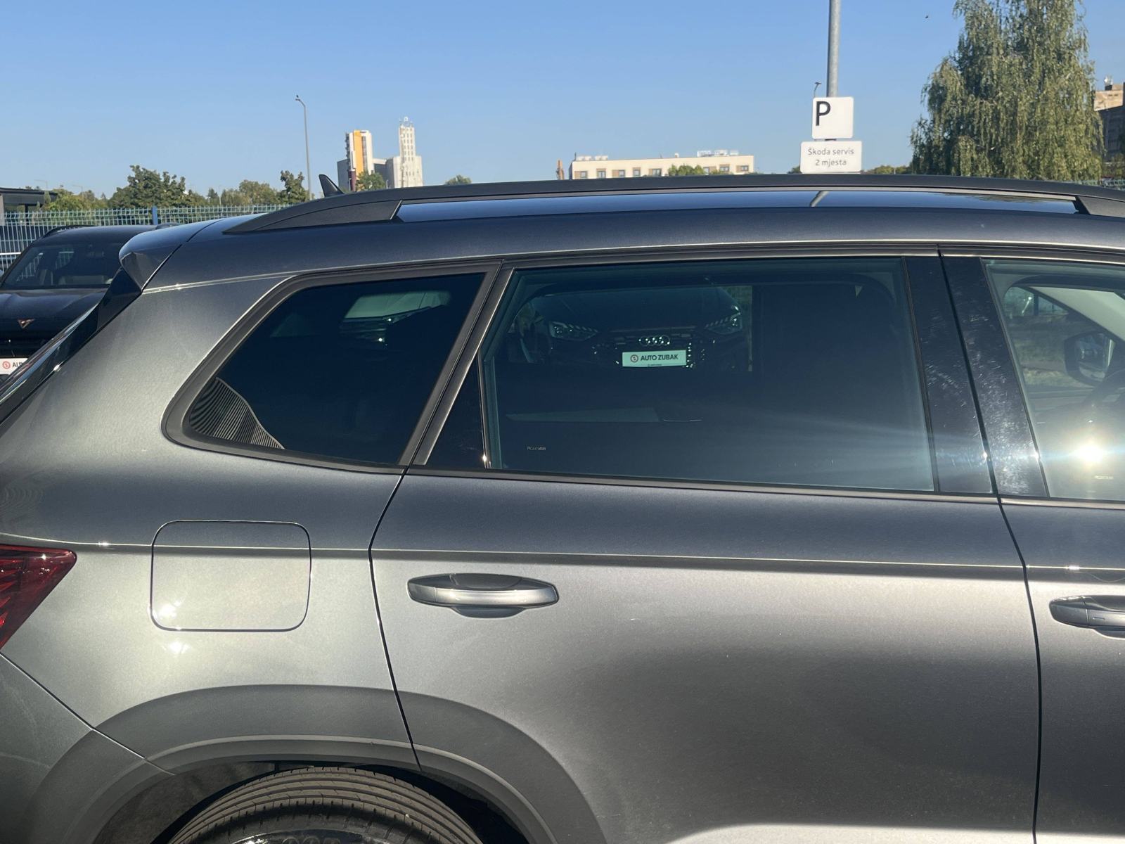 SKODA KAROQ 2023 • PREMIUM jamstvo • AutoZubak Rabljena, fotografija 18