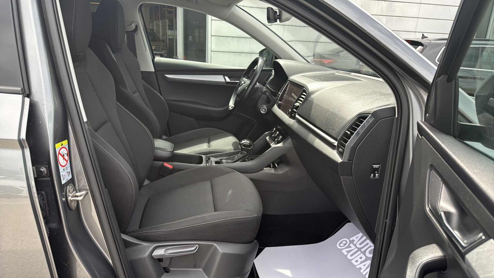 SKODA KAROQ 2024 • PREMIUM jamstvo • AutoZubak Rabljena, fotografija 9