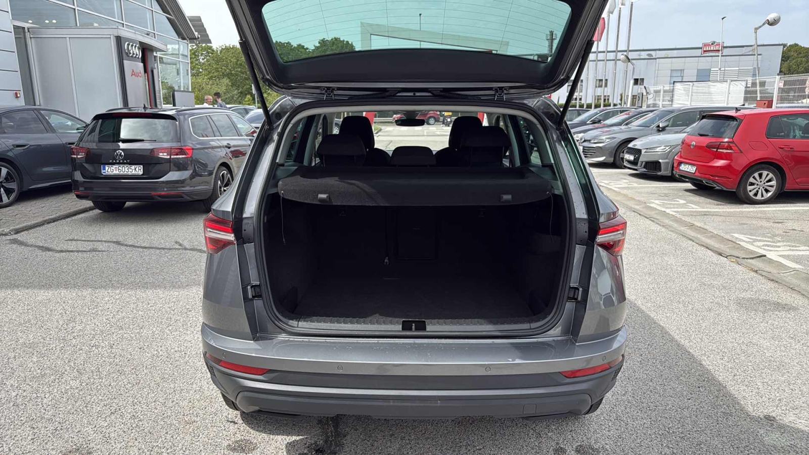 SKODA KAROQ 2024 • PREMIUM jamstvo • AutoZubak Rabljena, fotografija 12