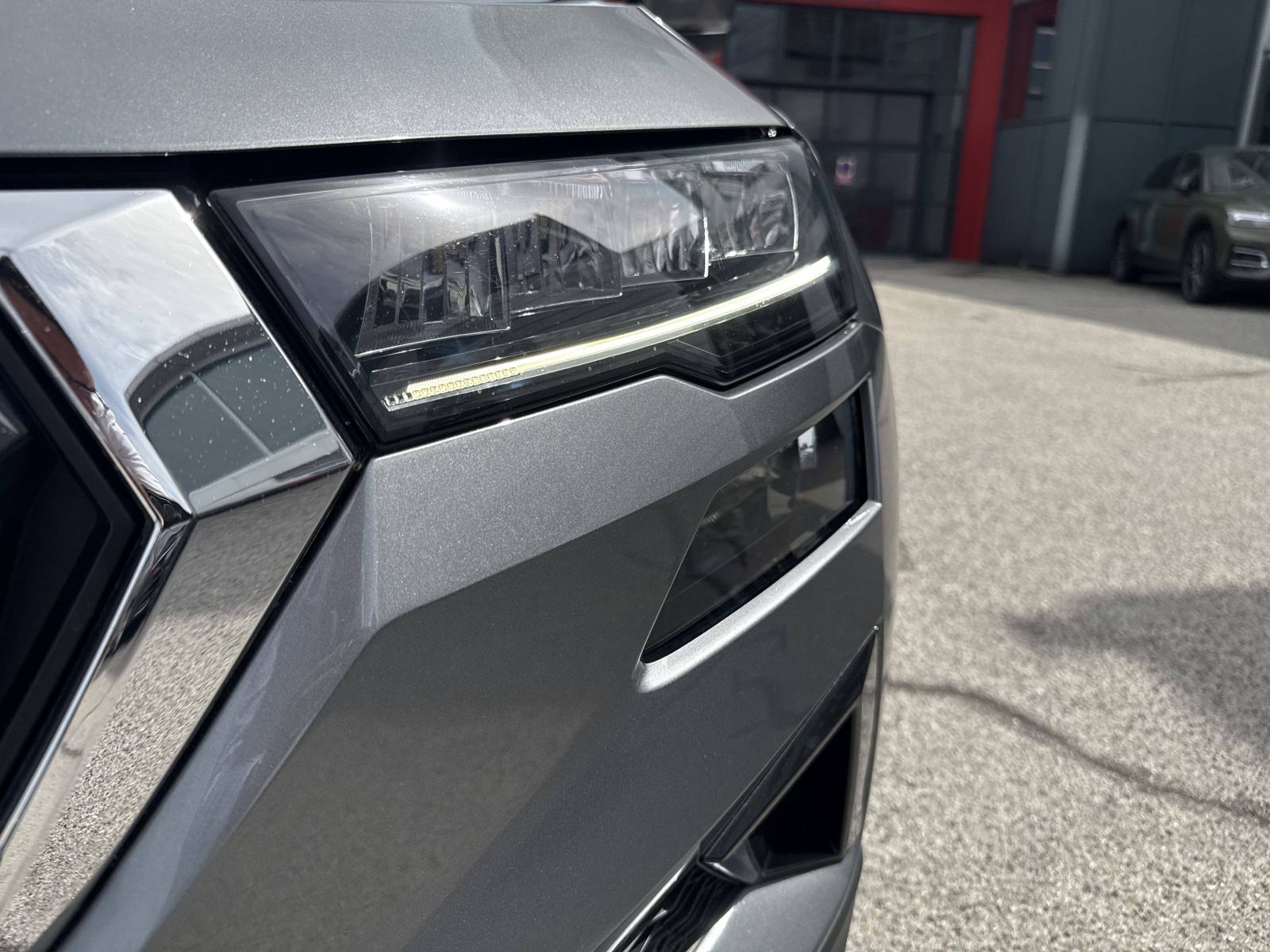 SKODA KAROQ 2024 • PREMIUM jamstvo • AutoZubak Rabljena, fotografija 13
