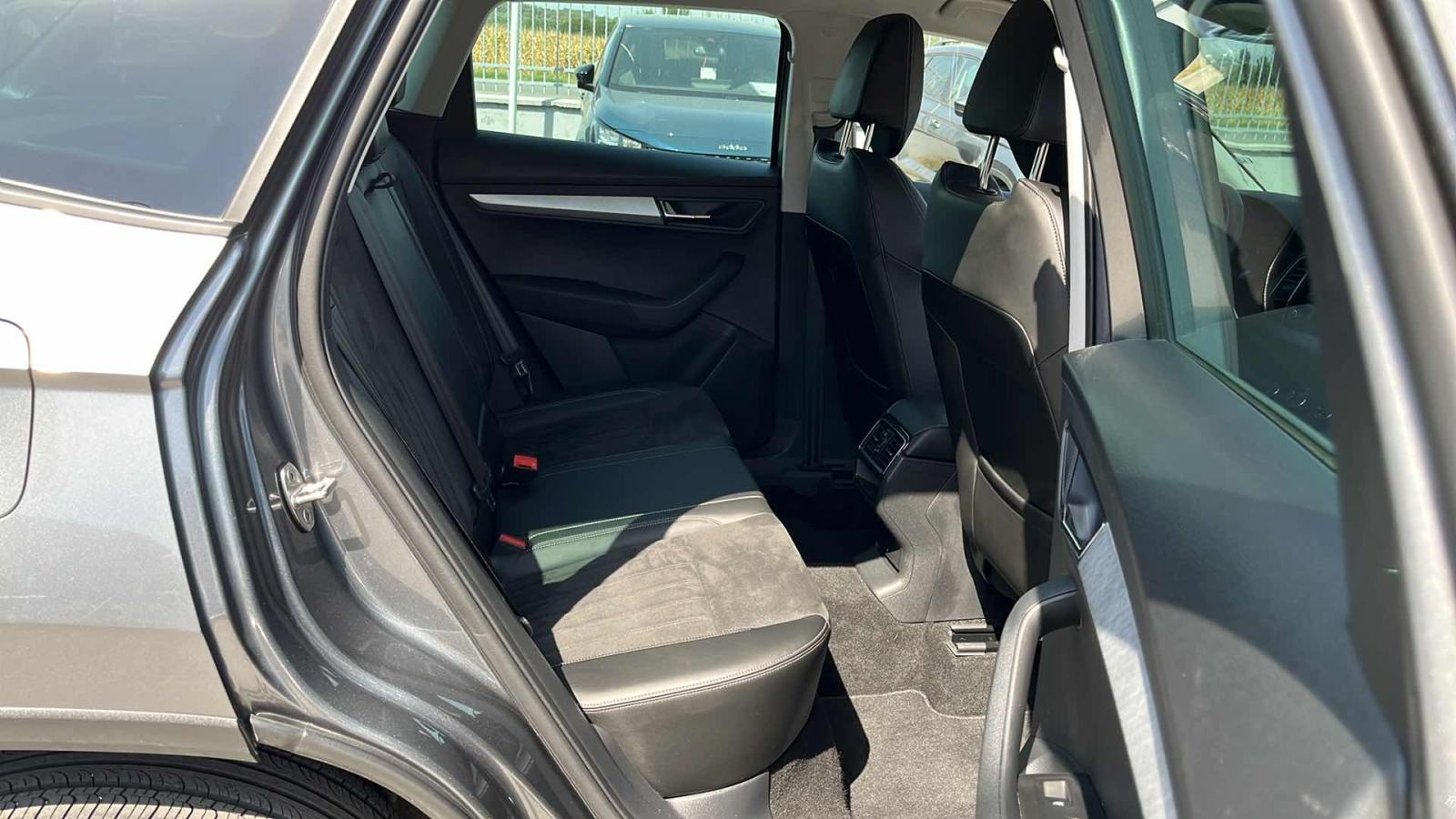 SKODA KAROQ 2024 • PREMIUM jamstvo • AutoZubak Rabljena, fotografija 10