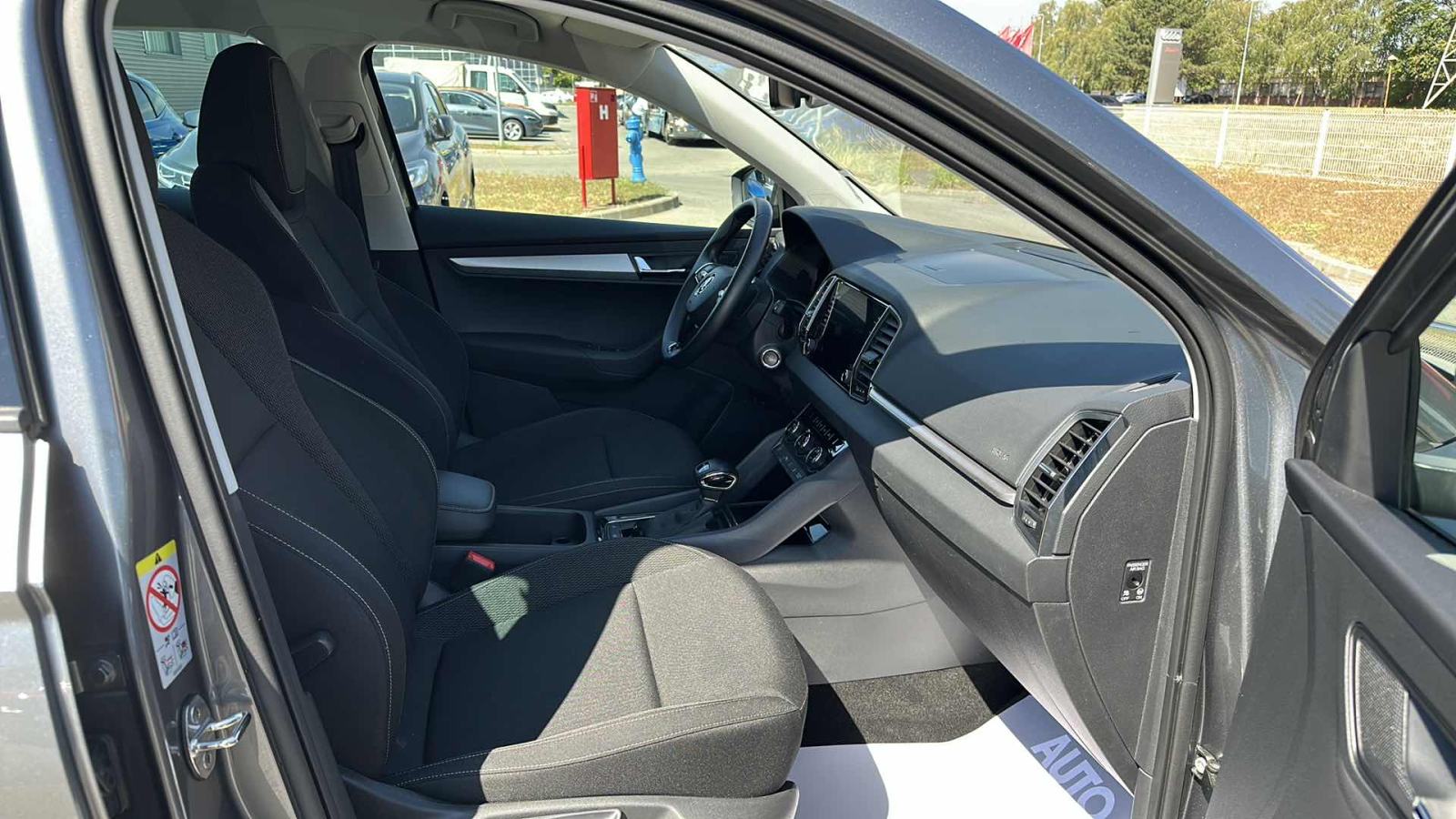 SKODA KAROQ 2024 • PREMIUM jamstvo • AutoZubak Rabljena, fotografija 9