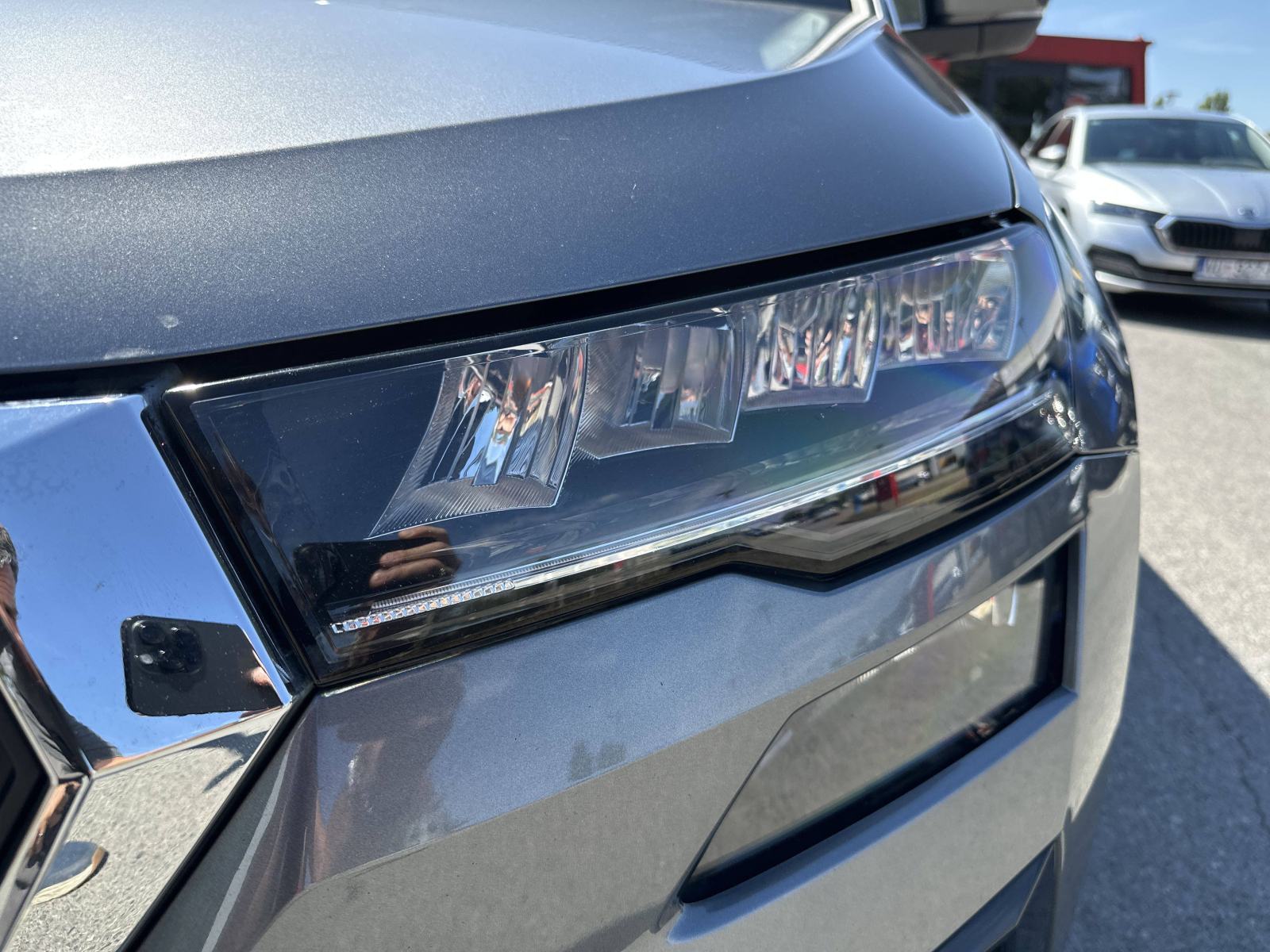 SKODA KAROQ 2024 • PREMIUM jamstvo • AutoZubak Rabljena, fotografija 15