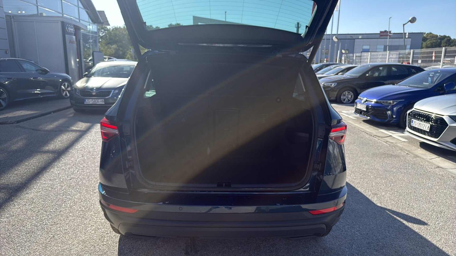 SKODA KAROQ 2024 • PREMIUM jamstvo • AutoZubak Rabljena, fotografija 12