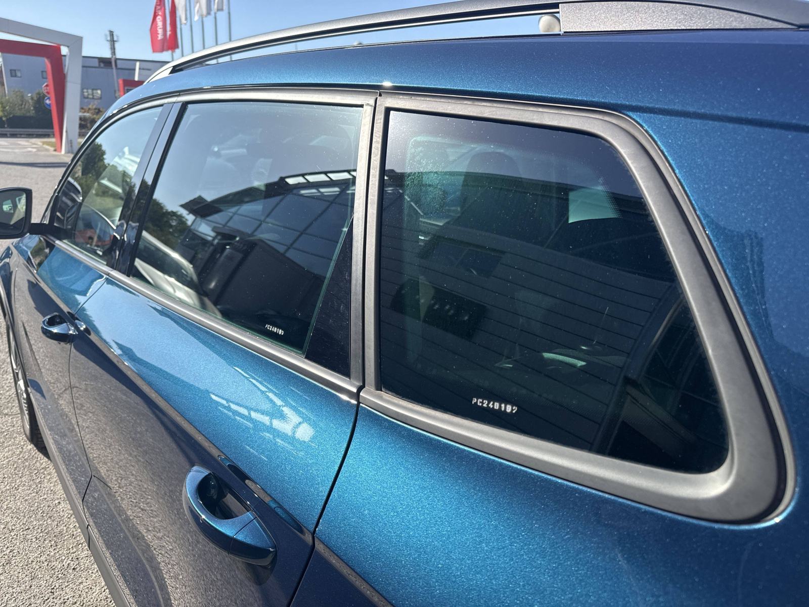 SKODA KAROQ 2024 • PREMIUM jamstvo • AutoZubak Rabljena, fotografija 16