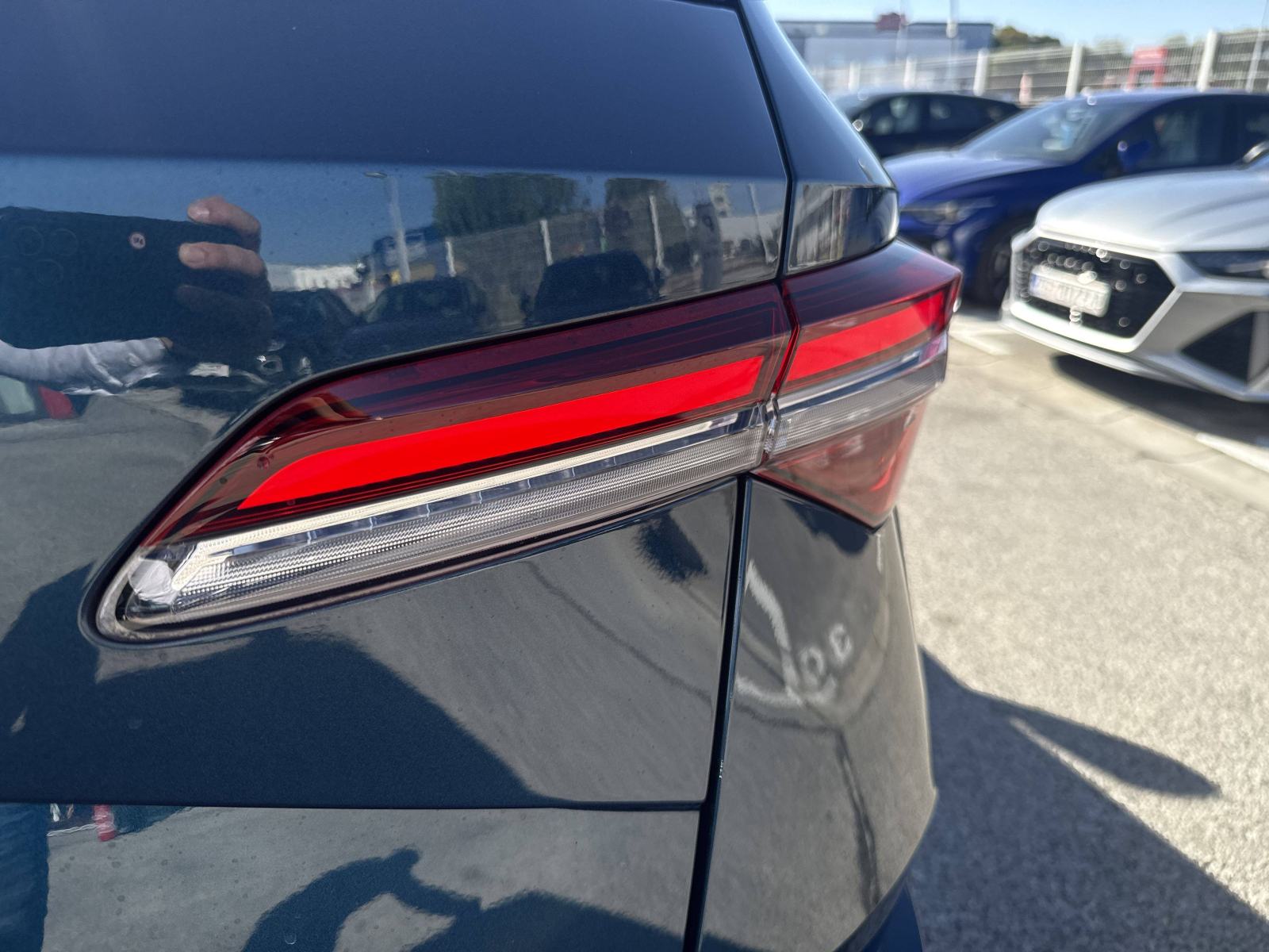 SKODA KAROQ 2024 • PREMIUM jamstvo • AutoZubak Rabljena, fotografija 17