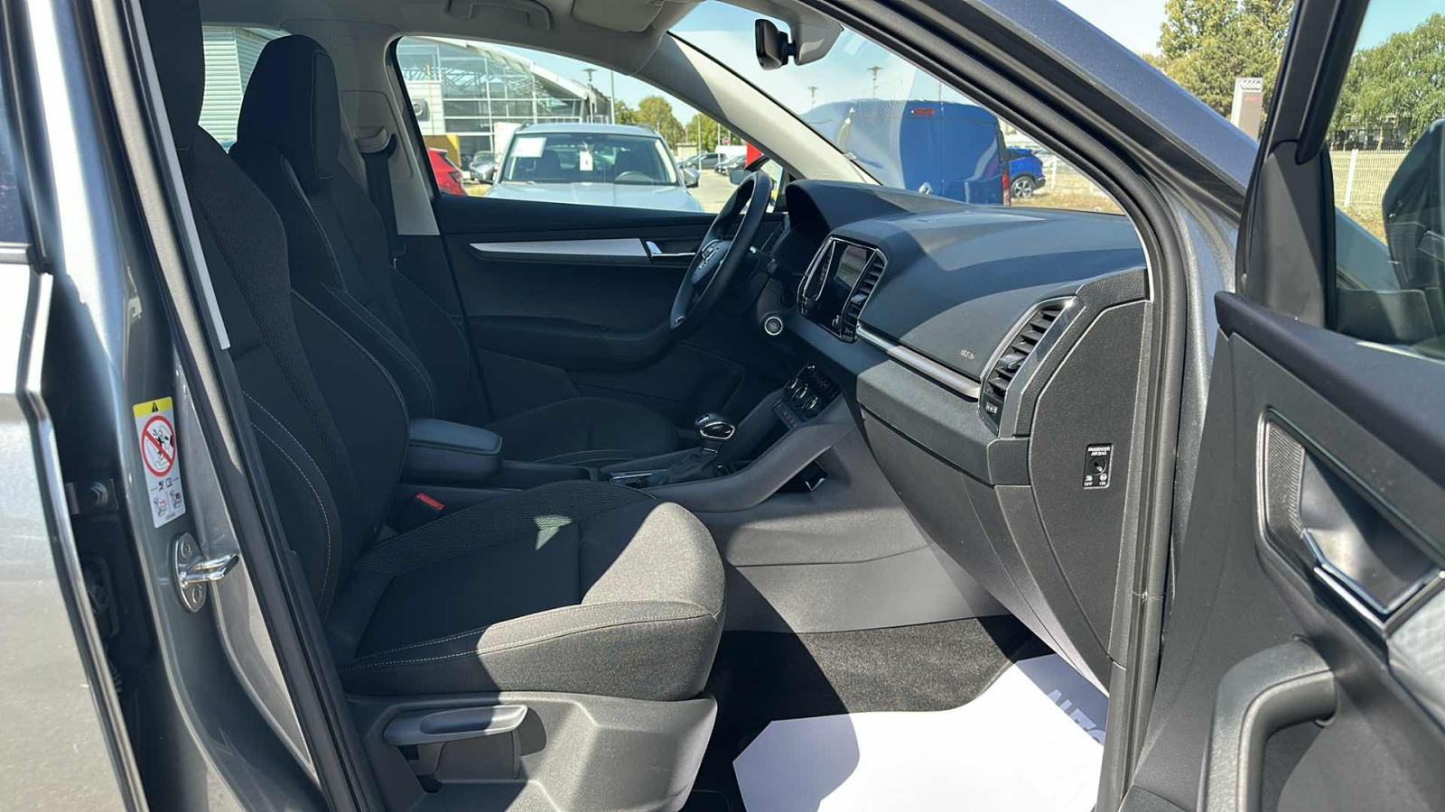 SKODA KAROQ 2024 • PREMIUM jamstvo • AutoZubak Rabljena, fotografija 9