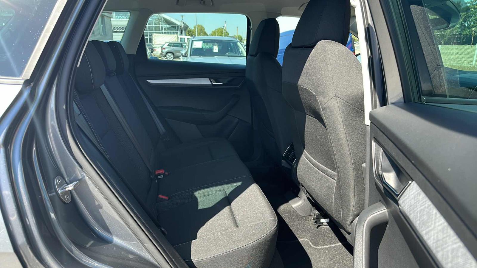 SKODA KAROQ 2024 • PREMIUM jamstvo • AutoZubak Rabljena, fotografija 10