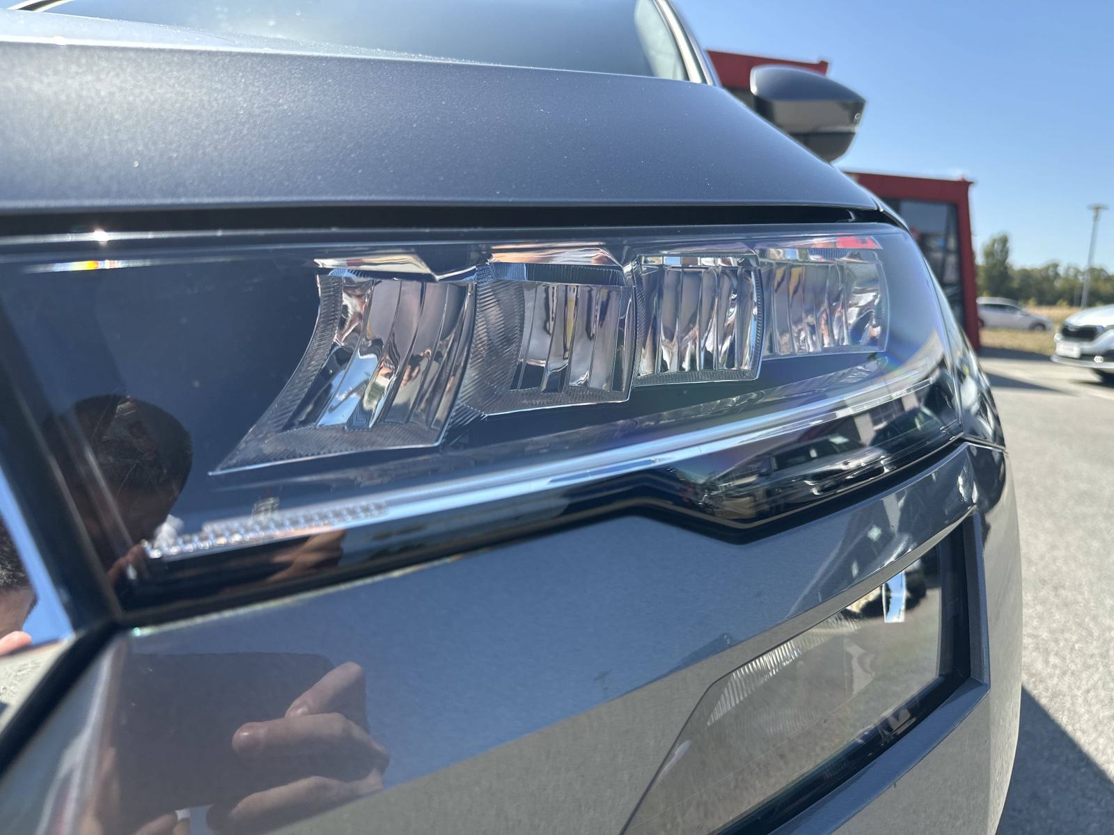 SKODA KAROQ 2024 • PREMIUM jamstvo • AutoZubak Rabljena, fotografija 14