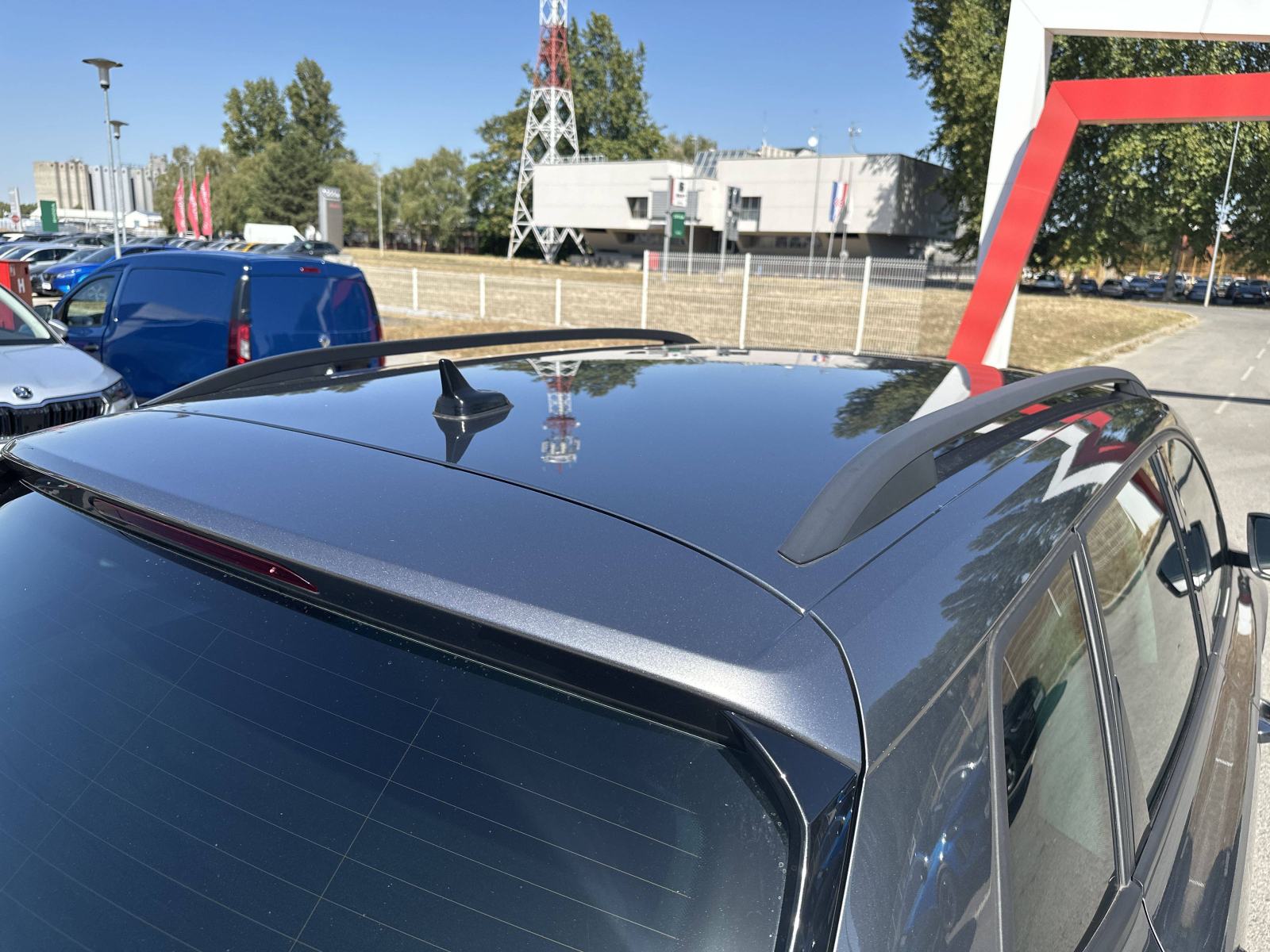 SKODA KAROQ 2024 • PREMIUM jamstvo • AutoZubak Rabljena, fotografija 19