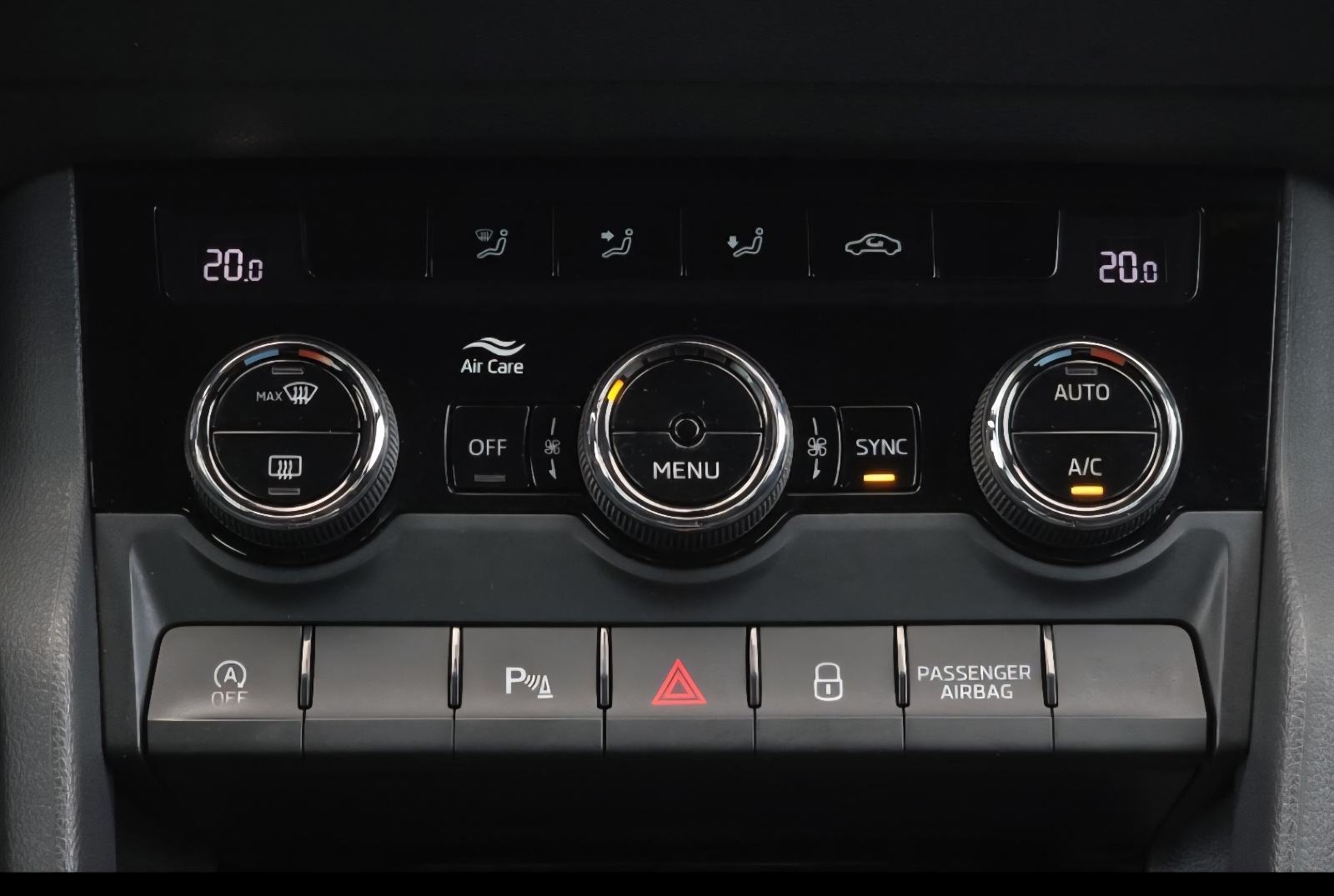 Škoda Karoq automatik DSG 2025./6 godina JAMSTO/kamera/sport interije, fotografija 6