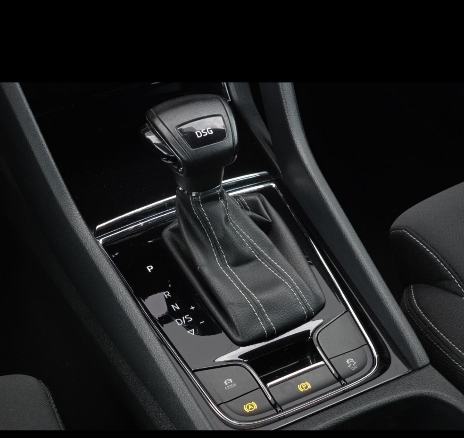 Škoda Karoq automatik DSG 2025./6 godina JAMSTO/kamera/sport interije, fotografija 5
