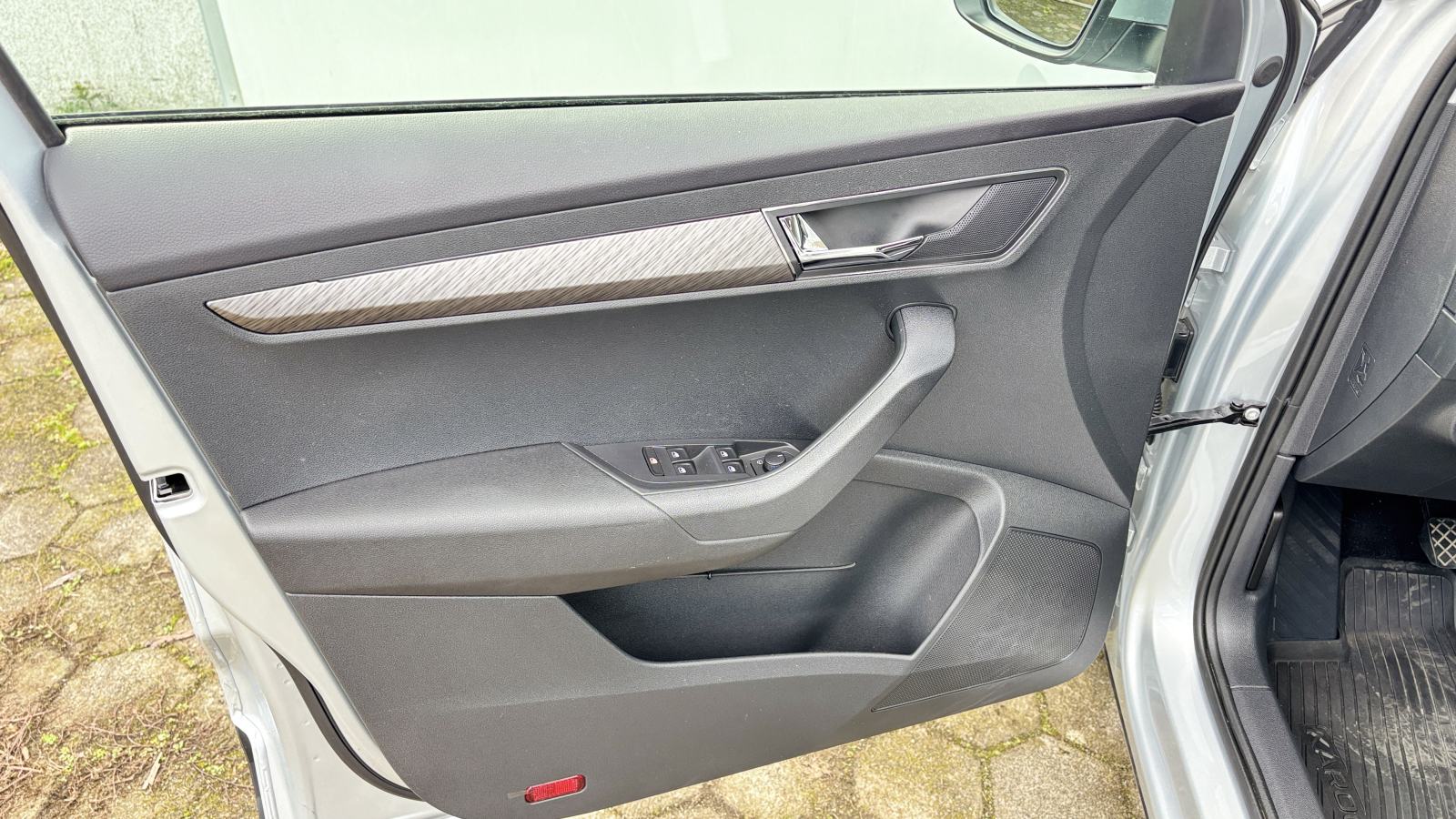 Škoda KAROQ FL Selection 1.5 TSI ACT, fotografija 17