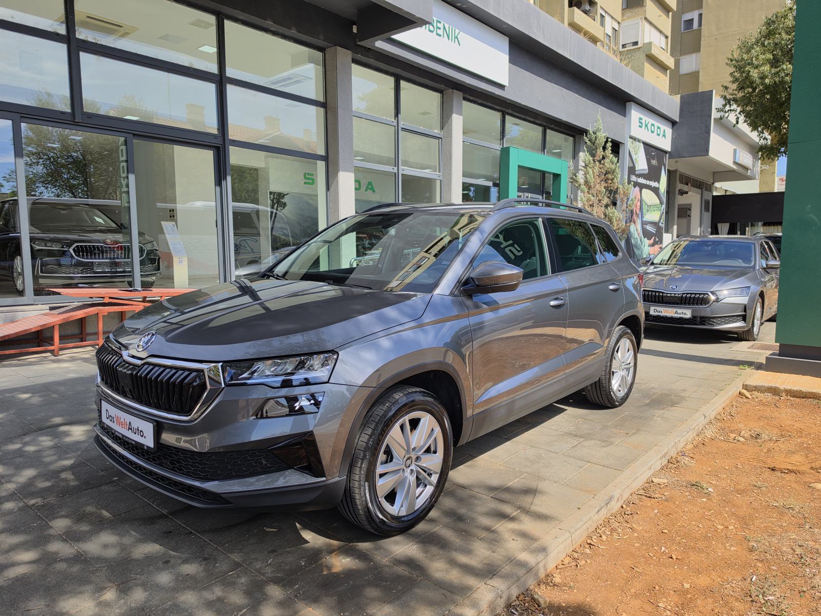 Škoda Karoq Selection 1,5 TSI DSG ACT, fotografija 2