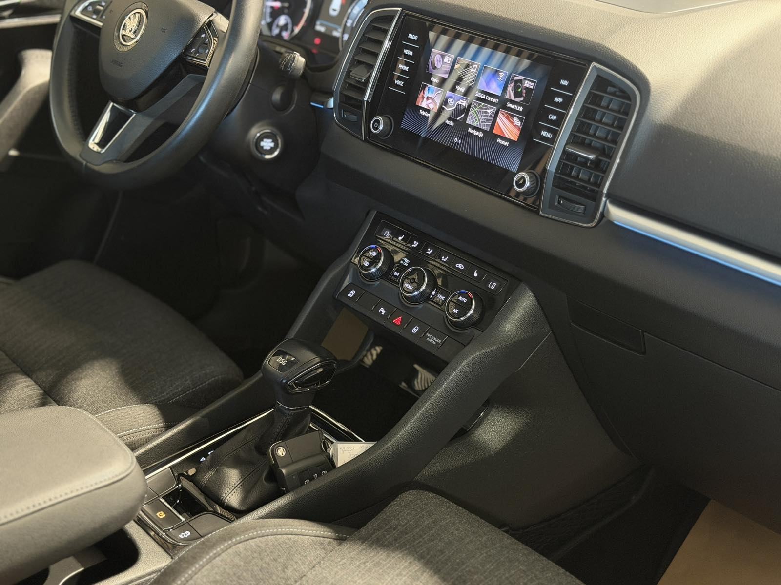 Škoda Karoq STYLE *DSG - RADAR - KEYLESS- 3.GODINE JAMSTVO*, fotografija 17