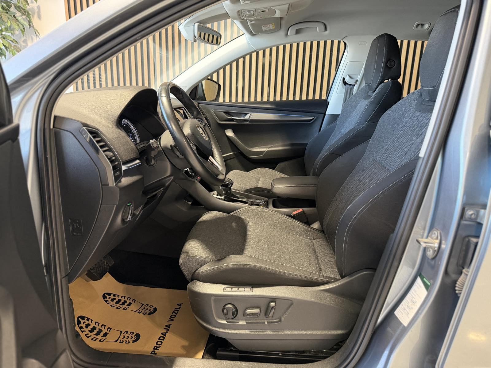 Škoda Karoq STYLE *DSG - RADAR - KEYLESS- 3.GODINE JAMSTVO*, fotografija 14