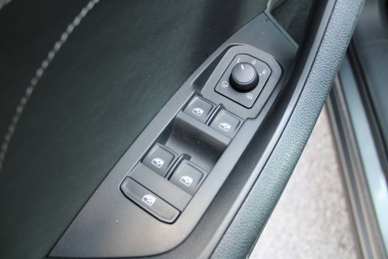 Škoda Kodiaq 1.5 TSi 7 sjedala *LED, NAVIGACIJA, KAMERA*, fotografija 15