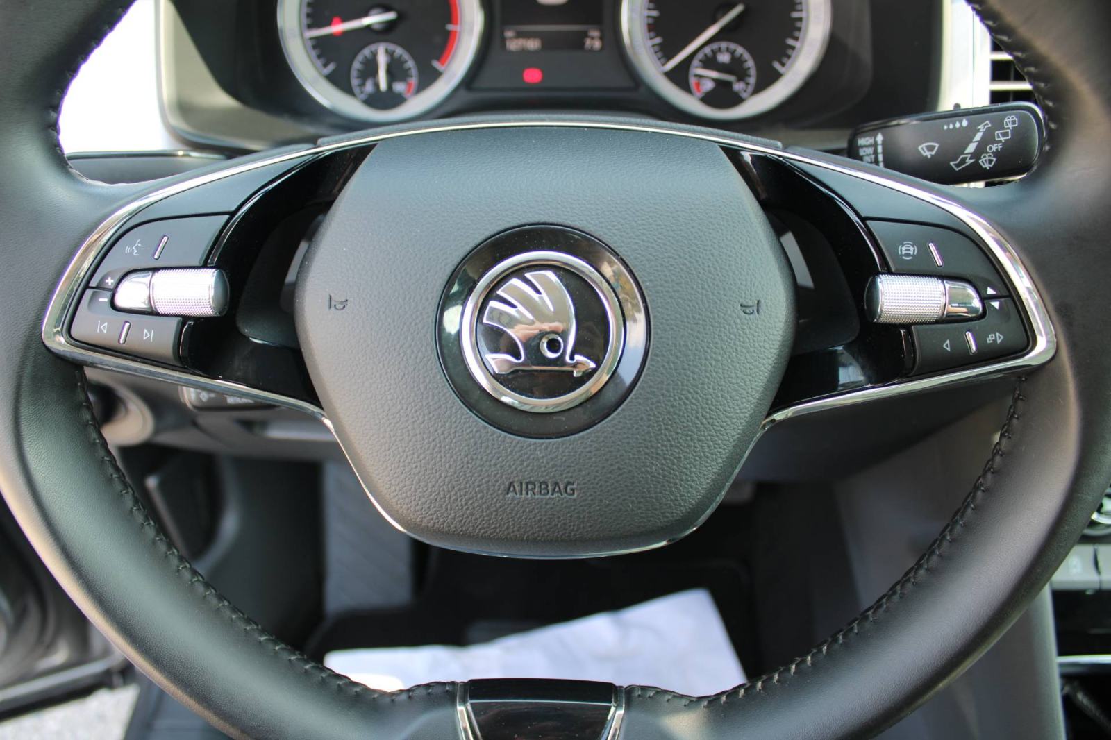 Škoda Kodiaq 1.5 TSi 7 sjedala *LED, NAVIGACIJA, KAMERA*, fotografija 17