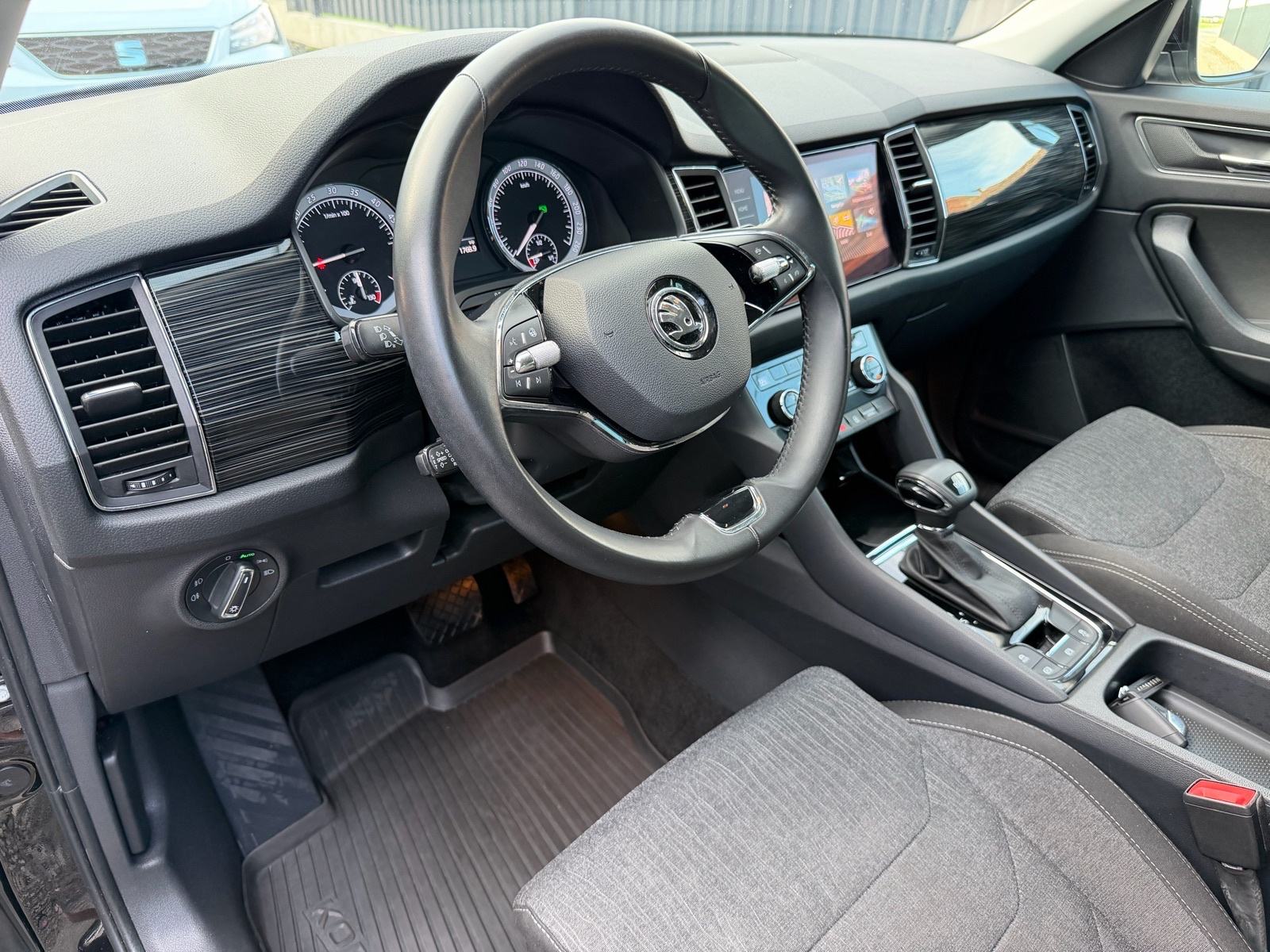 Škoda Kodiaq 2,0 TDI automatik/kamera/keyless/xenon/led/navigacija, fotografija 11