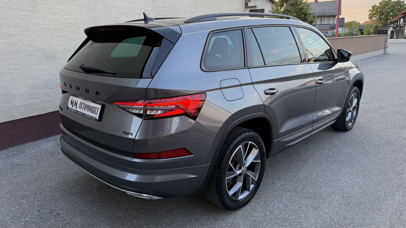 Škoda Kodiaq 2,0 TDI,4X4,DSG,200ks,2022.god.SPORTLINE,NAVI,LED,VIRTUAL, fotografija 4