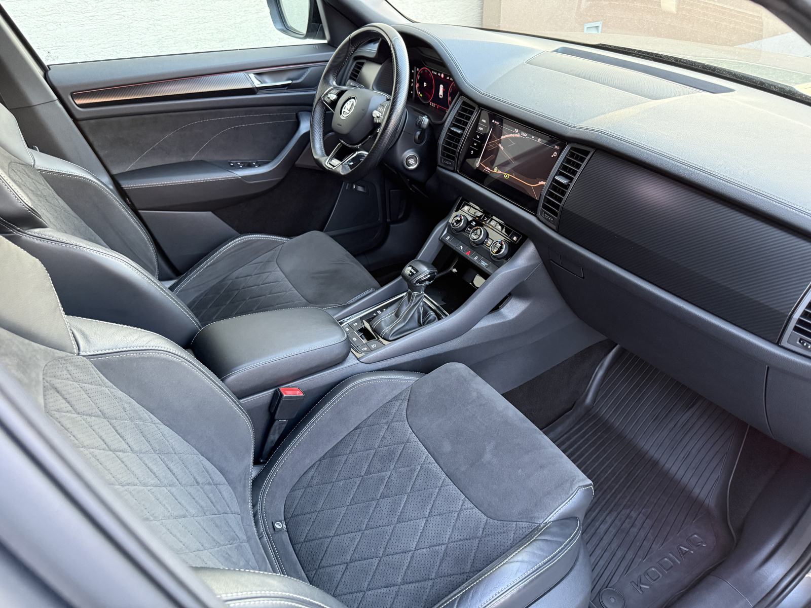 Škoda Kodiaq 2,0 TDI,4X4,DSG,200ks,2022.god.SPORTLINE,NAVI,LED,VIRTUAL, fotografija 13