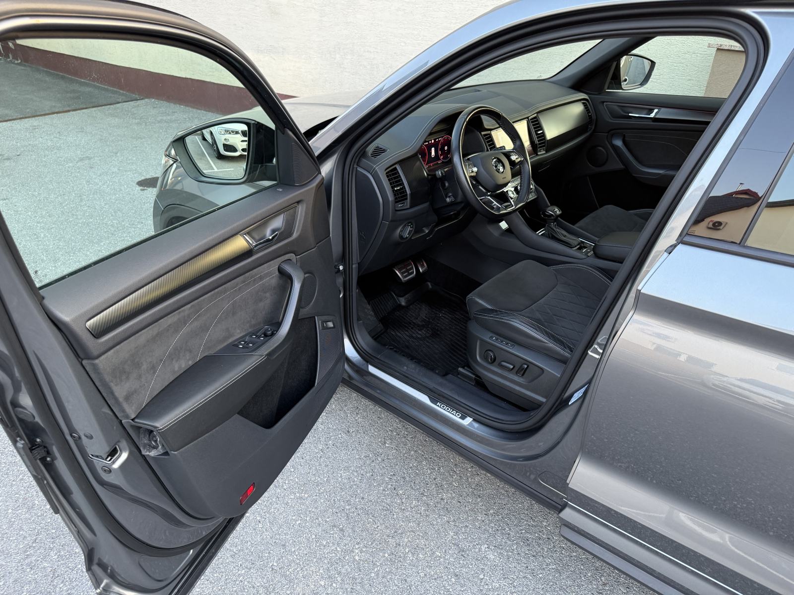 Škoda Kodiaq 2,0 TDI,4X4,DSG,200ks,2022.god.SPORTLINE,NAVI,LED,VIRTUAL, fotografija 15
