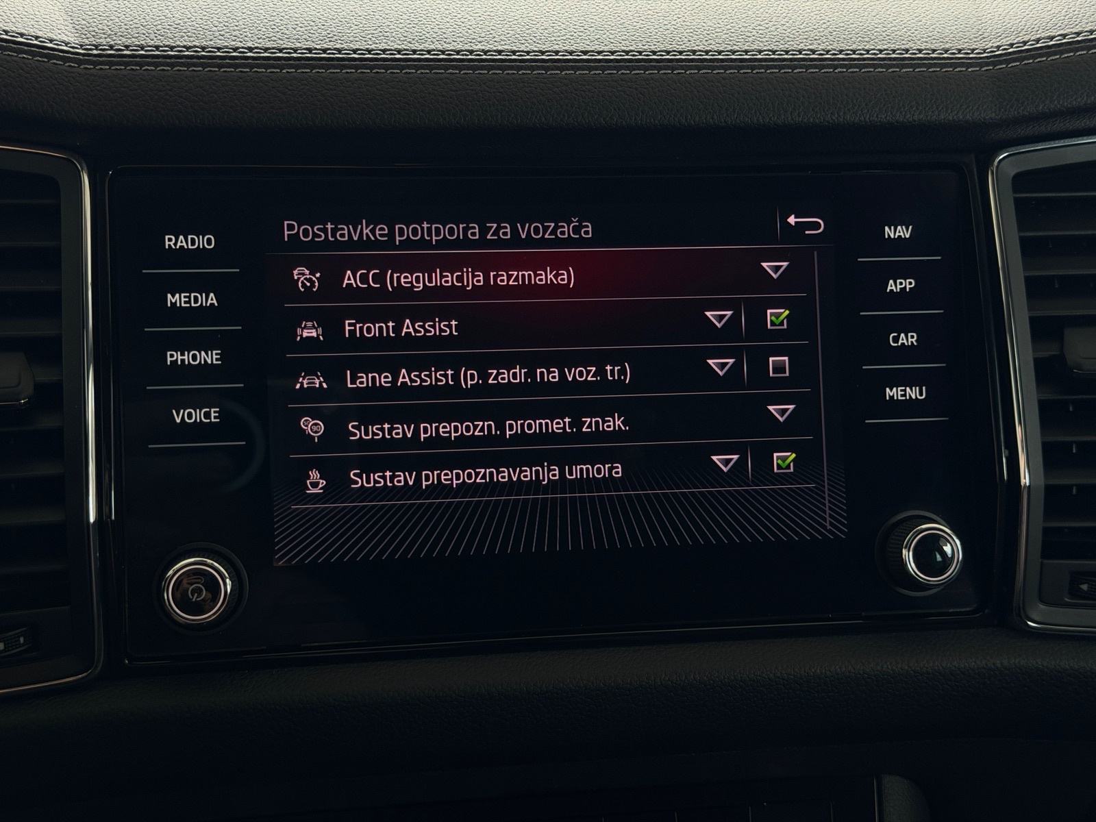 Škoda Kodiaq 2,0 TDI DSG, 7 SJEDALA, 4X4, JAMSTVO 24, LEASING 0 UČEŠĆA, fotografija 18