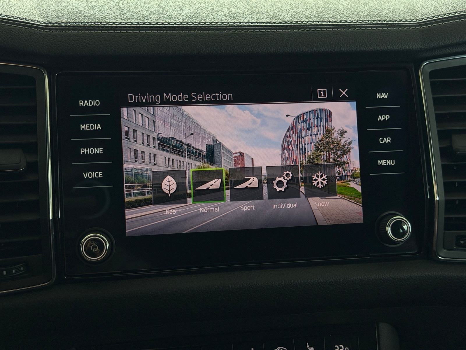 Škoda Kodiaq 2,0 TDI DSG, 7 SJEDALA, 4X4, JAMSTVO 24, LEASING 0 UČEŠĆA, fotografija 19