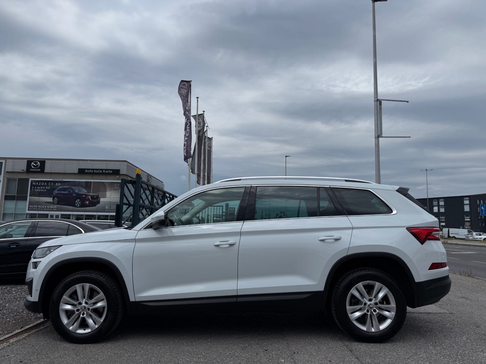 Škoda Kodiaq 2.0 TDI DSG 7 SJEDALA °NAVI°KAMERA°LED°LEASING BEZ UČEŠĆA, fotografija 4