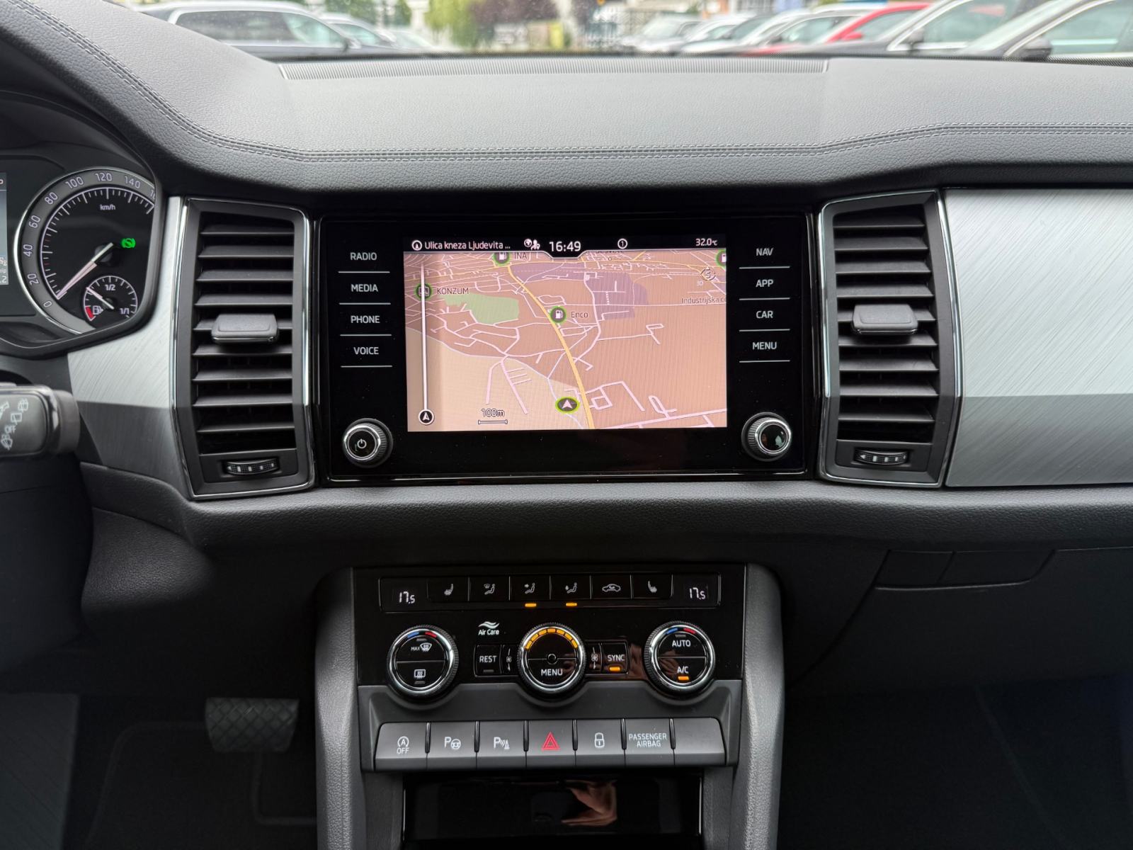 Škoda Kodiaq 2.0 TDI DSG 7 SJEDALA °NAVI°KAMERA°LED°LEASING BEZ UČEŠĆA, fotografija 14