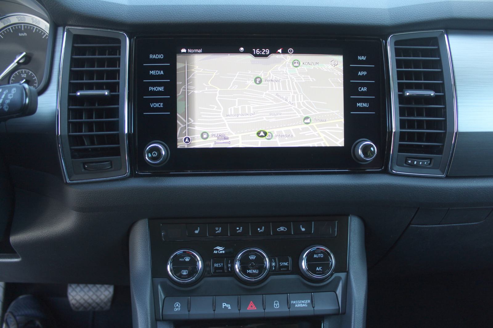 Škoda Kodiaq 2.0 TDI DSG, ALU 18", NAVIGACIJA, KOŽA, KAMERA, GARANCIJA, fotografija 12