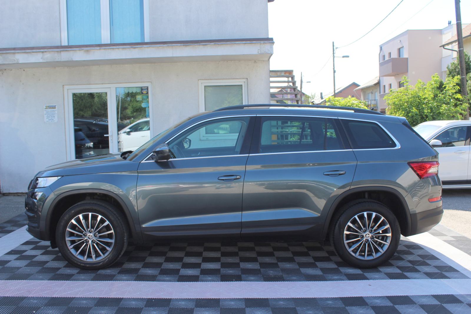 Škoda Kodiaq 2.0 TDI DSG, ALU 18", NAVIGACIJA, KOŽA, KAMERA, GARANCIJA, fotografija 4