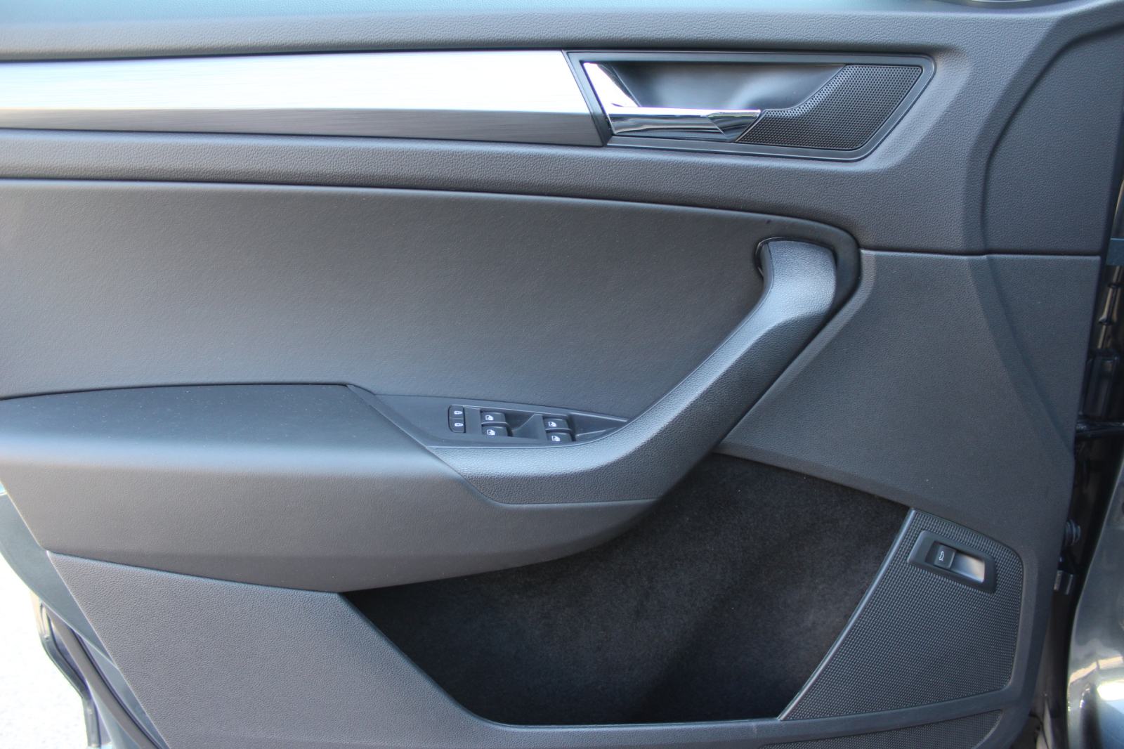 Škoda Kodiaq 2.0 TDI DSG, ALU 18", NAVIGACIJA, KOŽA, KAMERA, GARANCIJA, fotografija 14
