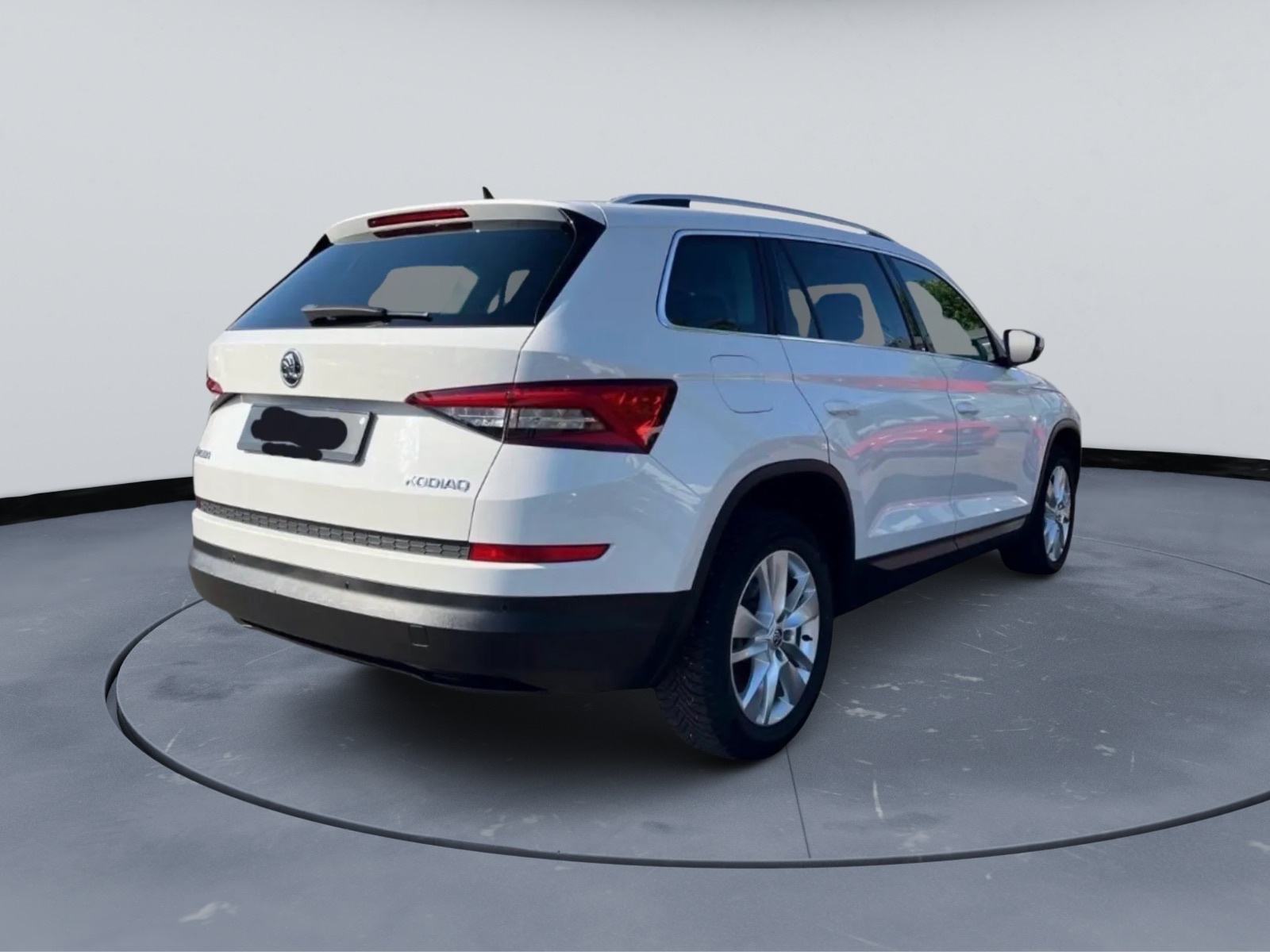 Škoda Kodiaq 2.0 TDI - DSG - GRIJANJE SJEDALA - NAVIGACIJA - LEASING, pogled izvana - slika 2