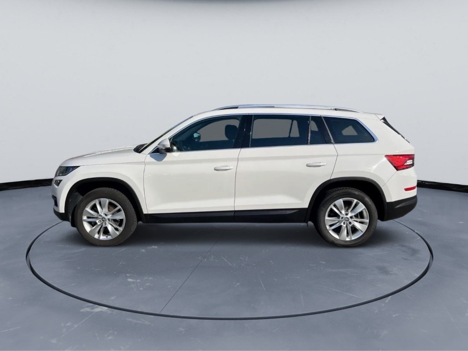 Škoda Kodiaq 2.0 TDI - DSG - GRIJANJE SJEDALA - NAVIGACIJA - LEASING, pogled izvana - slika 3